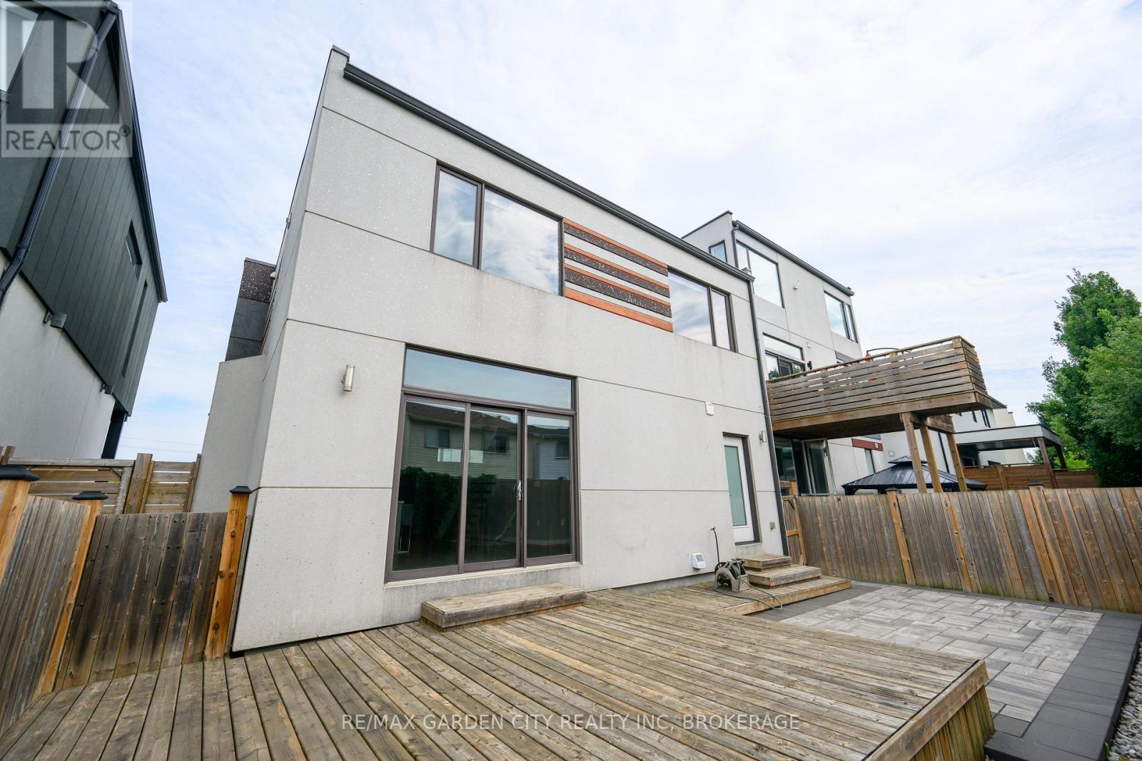 12 1/2 Beamer Court, Thorold (Confederation Heights), Ontario  L2V 0C9 - Photo 44 - X12770930