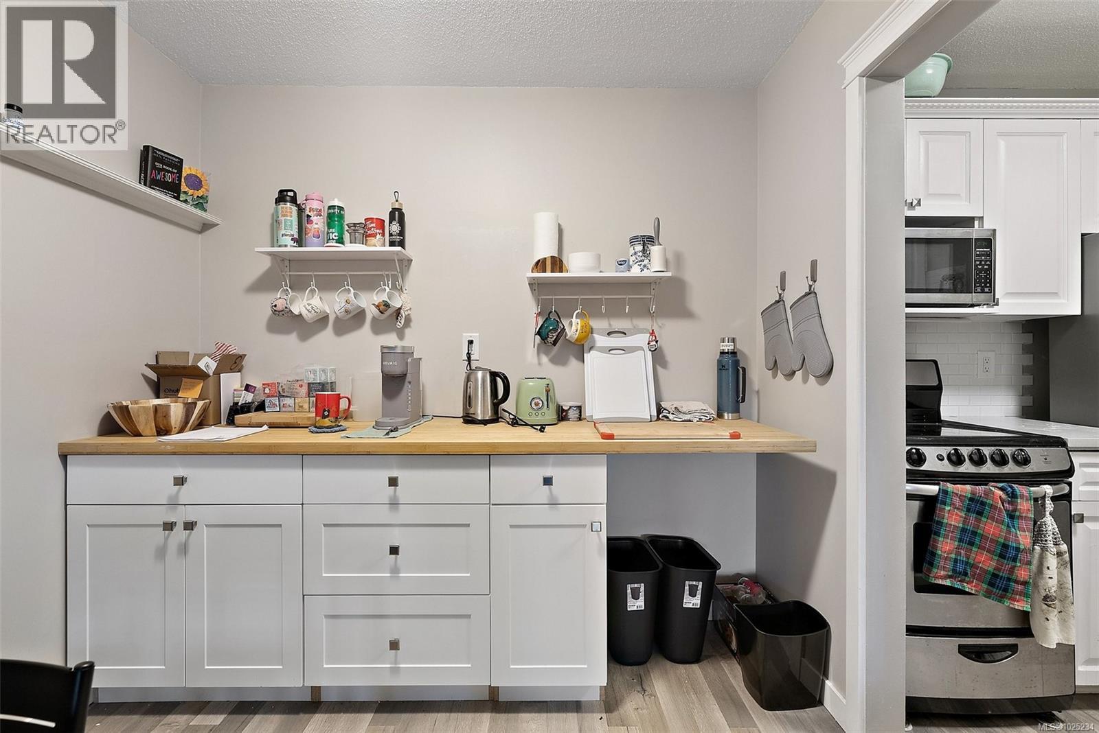 206 3244 Seaton St, Saanich, British Columbia  V8Z 3Y7 - Photo 14 - 1025234