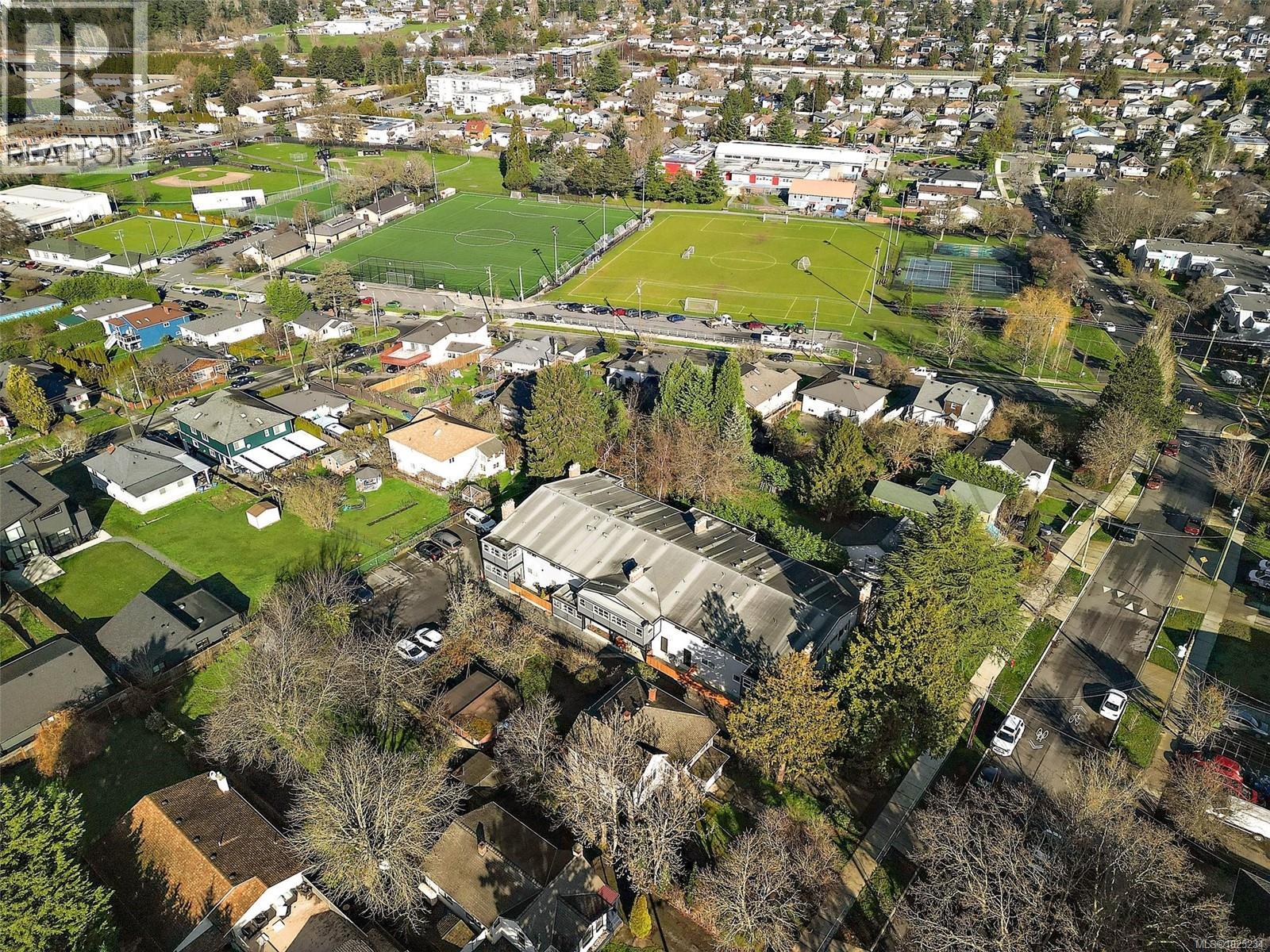 206 3244 Seaton St, Saanich, British Columbia  V8Z 3Y7 - Photo 20 - 1025234