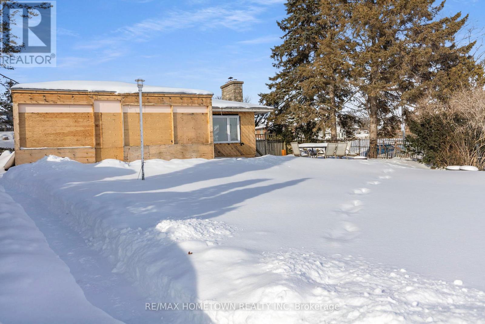 14 Thomas Street, Brockville, Ontario  K6V 5L1 - Photo 8 - X12770856