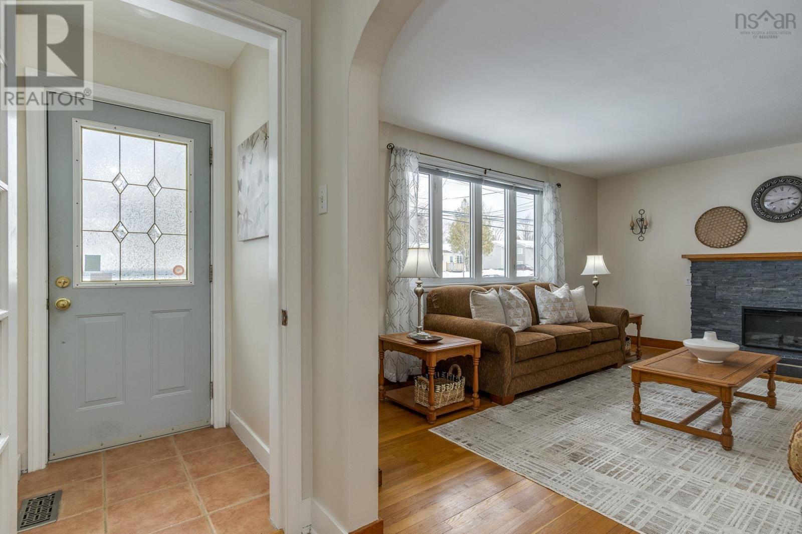 47 Ellenvale Avenue, Dartmouth, Nova Scotia  B2W 2W8 - Photo 3 - 202602401