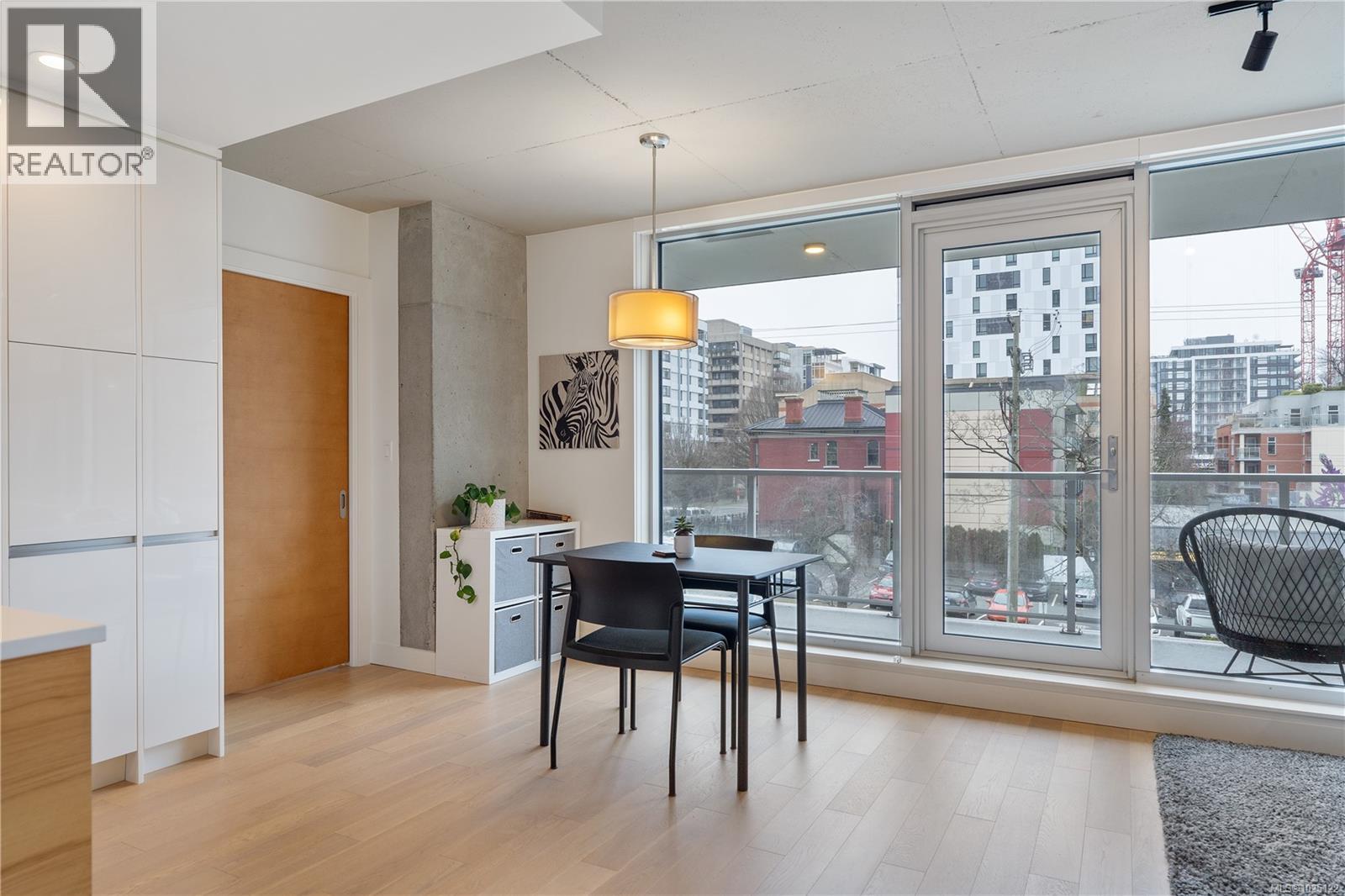 213 989 Johnson St, Victoria, British Columbia  V8V 0E3 - Photo 12 - 1025122