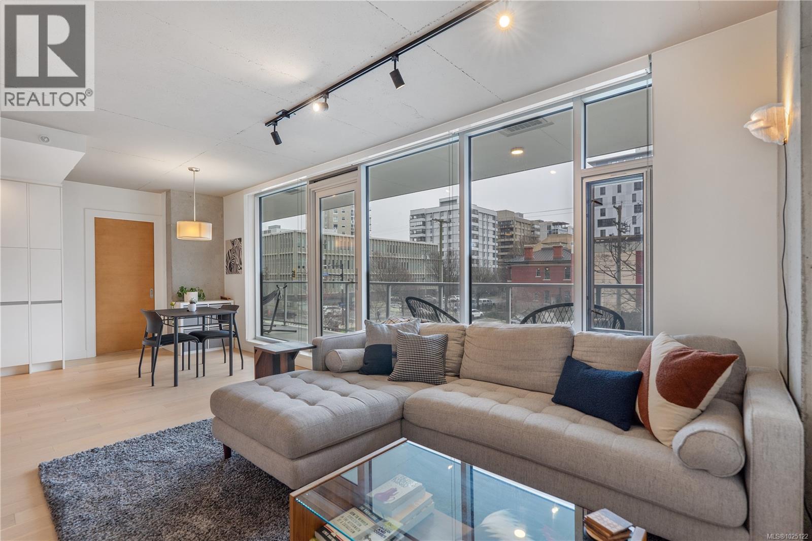 213 989 Johnson St, Victoria, British Columbia  V8V 0E3 - Photo 15 - 1025122