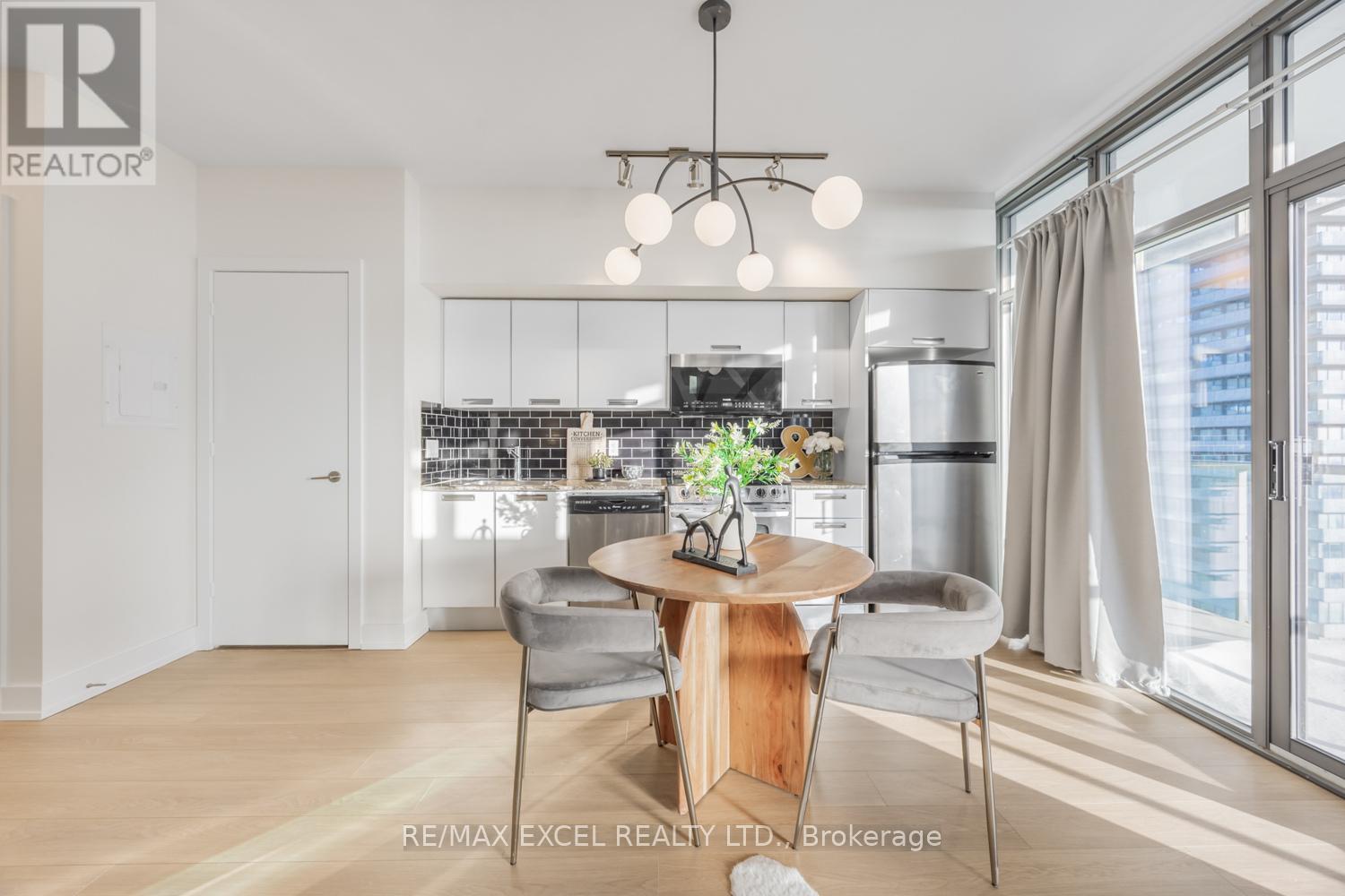 3709 - 33 Charles Street E, Toronto, Ontario  M4Y 1R9 - Photo 5 - C12770752