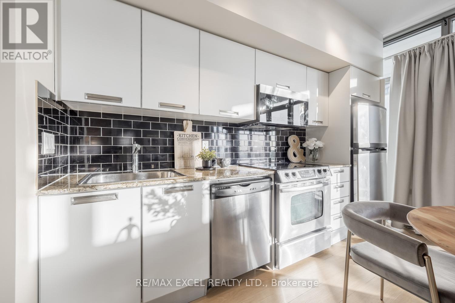 3709 - 33 Charles Street E, Toronto, Ontario  M4Y 1R9 - Photo 6 - C12770752