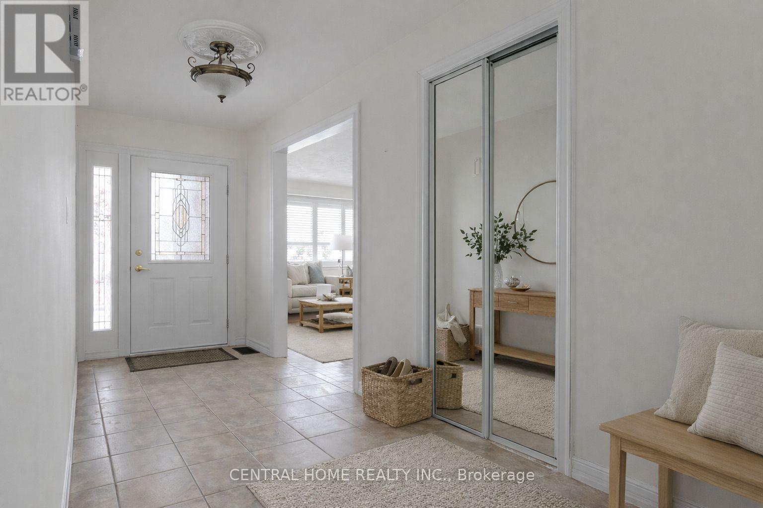 Main - 12 Scarden Avenue, Toronto, Ontario  M1T 1V9 - Photo 2 - E12770800