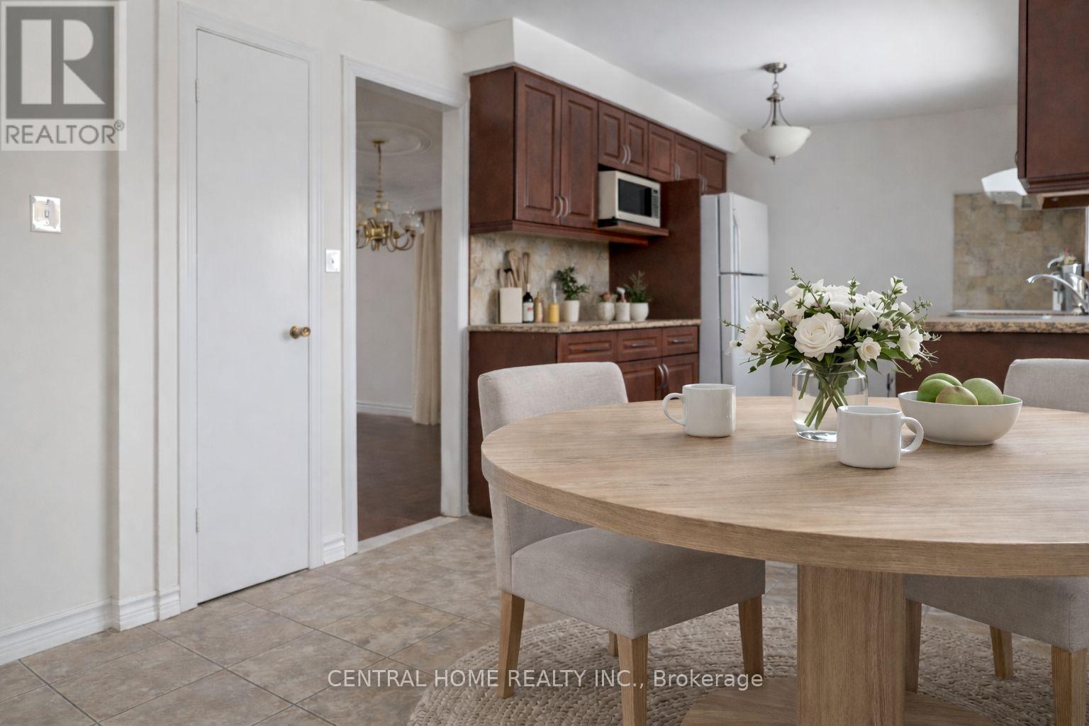 Main - 12 Scarden Avenue, Toronto, Ontario  M1T 1V9 - Photo 8 - E12770800