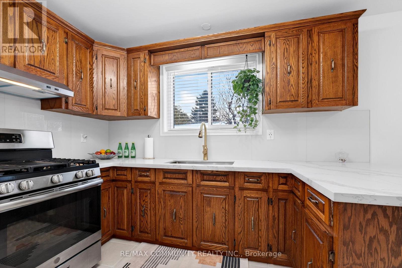 855 Zator Avenue, Pickering, Ontario  L1W 1Y2 - Photo 10 - E12770882