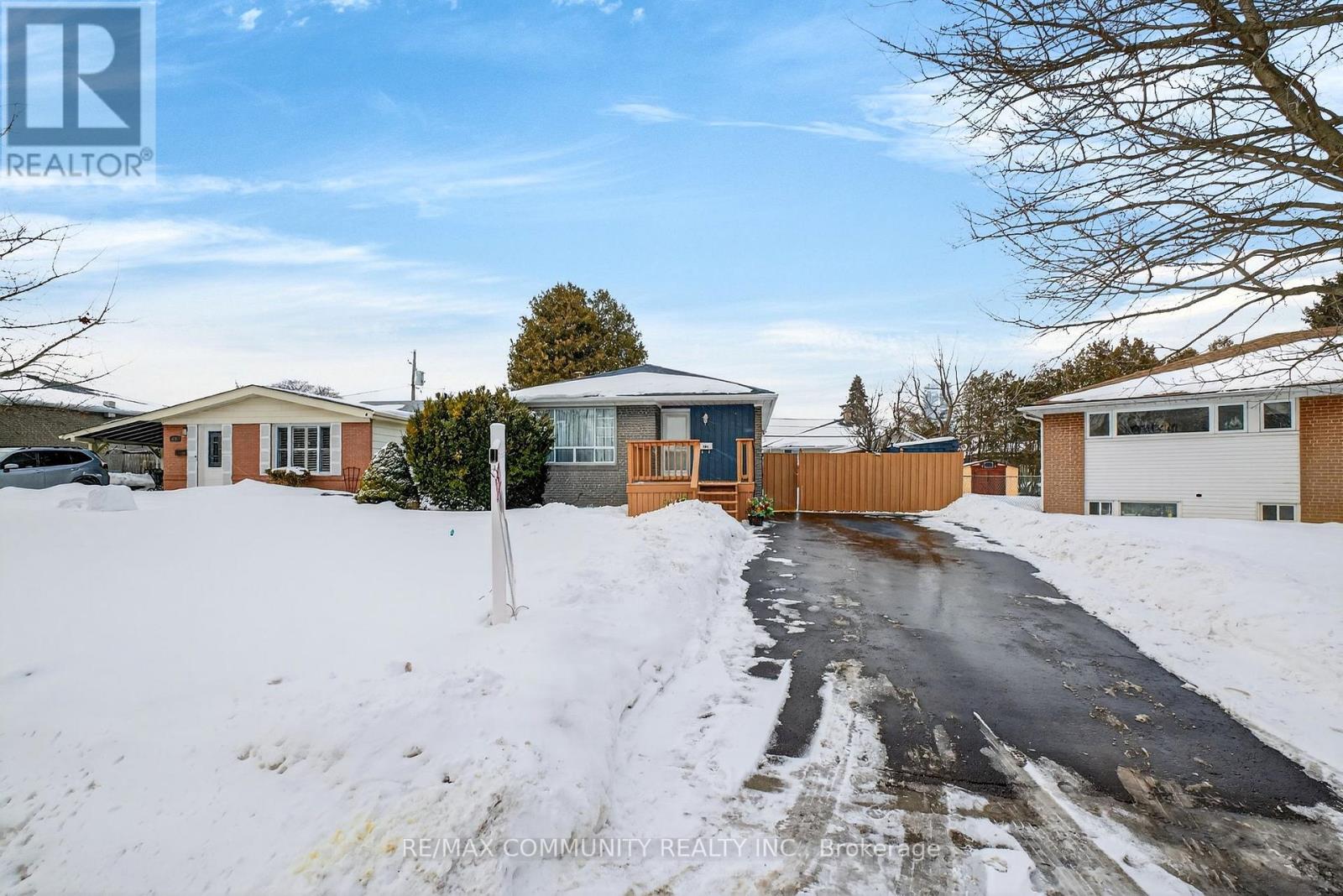 855 Zator Avenue, Pickering, Ontario  L1W 1Y2 - Photo 2 - E12770882