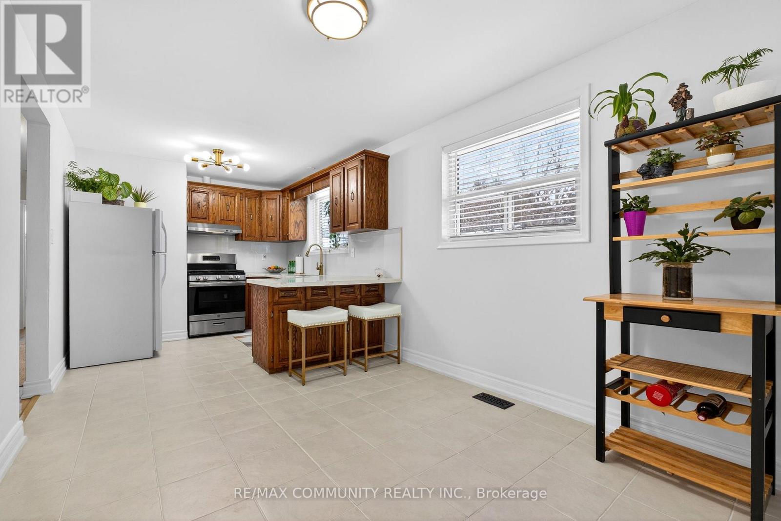 855 Zator Avenue, Pickering, Ontario  L1W 1Y2 - Photo 8 - E12770882