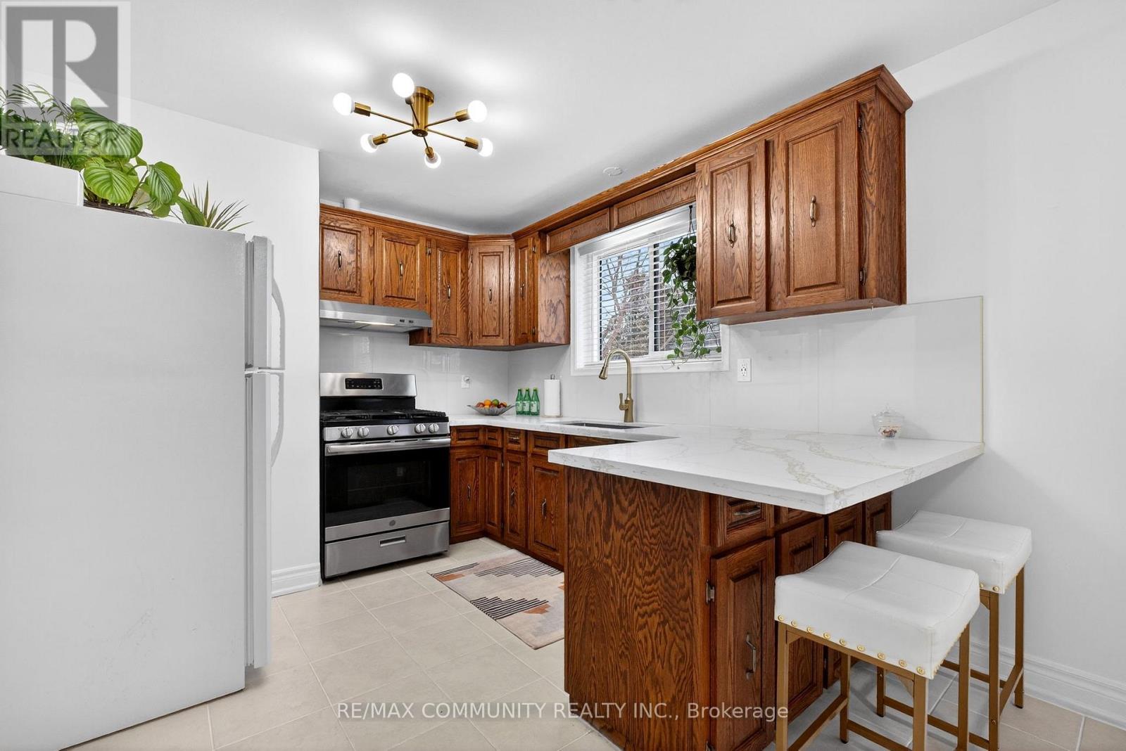 855 Zator Avenue, Pickering, Ontario  L1W 1Y2 - Photo 9 - E12770882