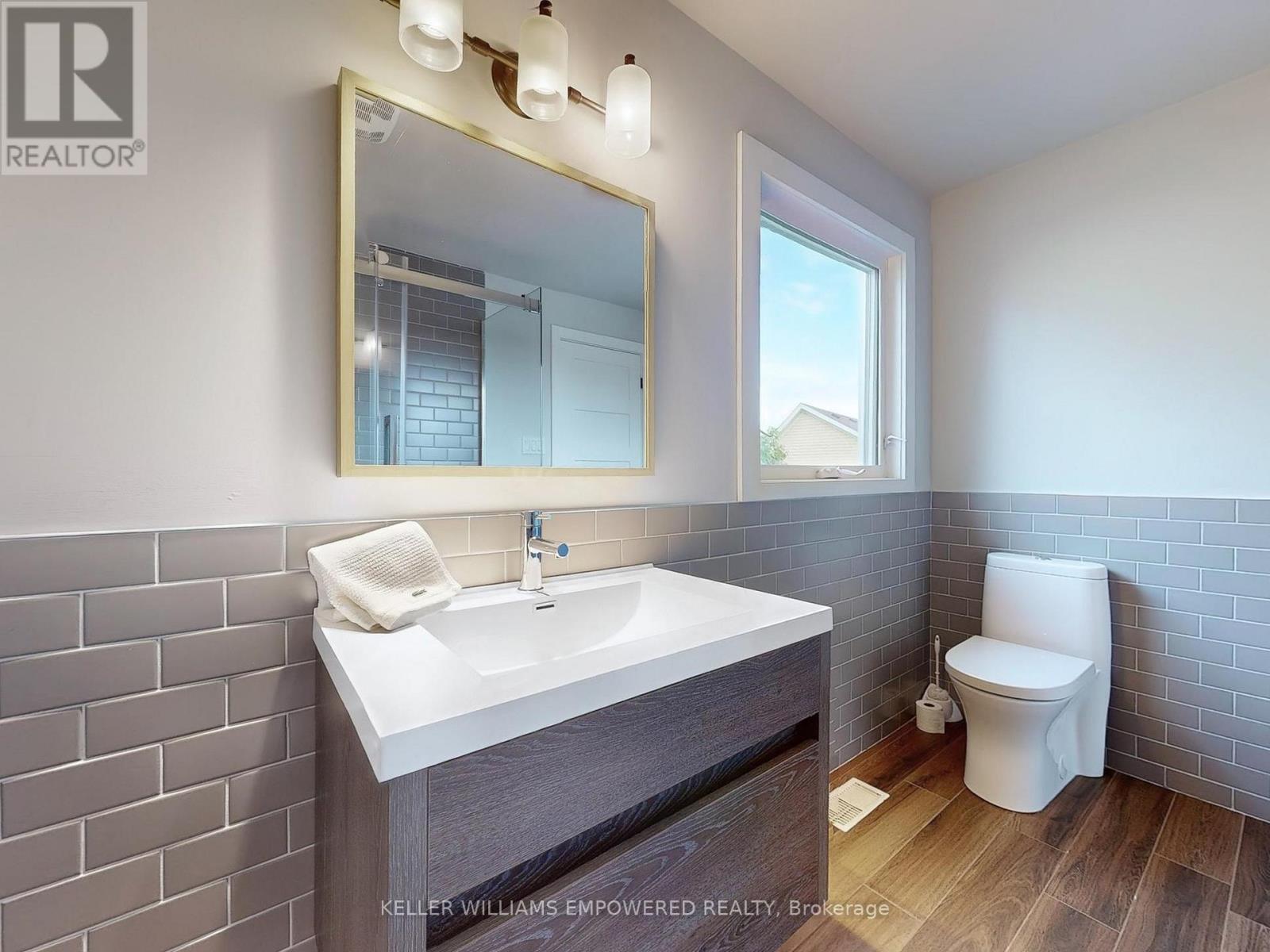 8 Macleod Estate Court, Richmond Hill, Ontario  L4E 0B1 - Photo 35 - N12770826