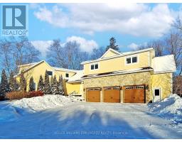 8 MACLEOD ESTATE COURT, Richmond Hill, Ontario