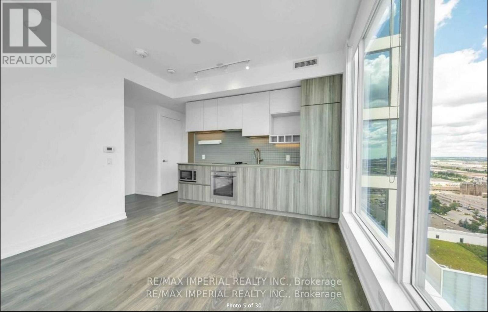 2503 - 5 Buttermill Avenue, Vaughan, Ontario  L4K 0J5 - Photo 4 - N12770872