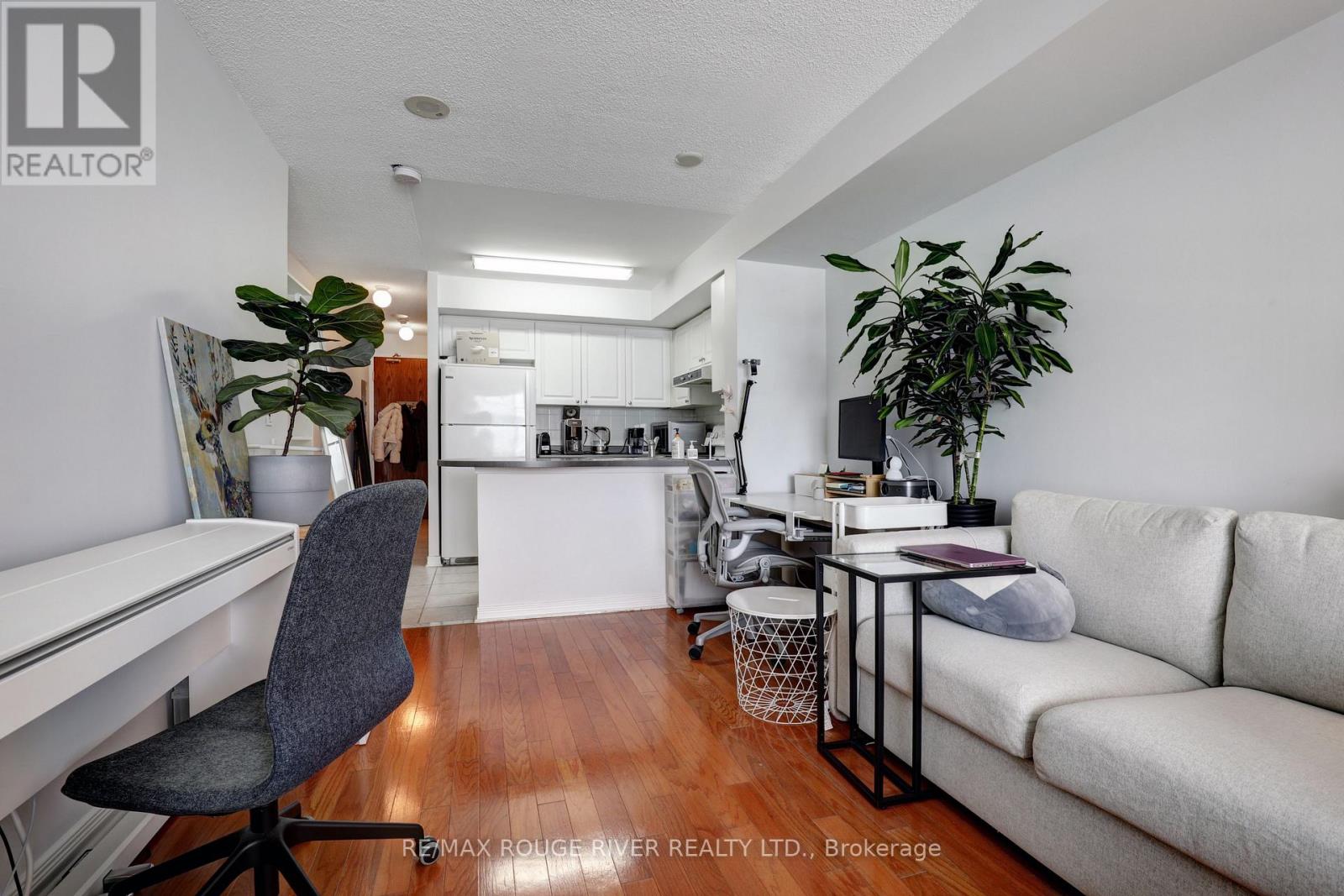 1008 - 11 Oneida Crescent, Richmond Hill, Ontario  L4B 0A1 - Photo 10 - N12770972