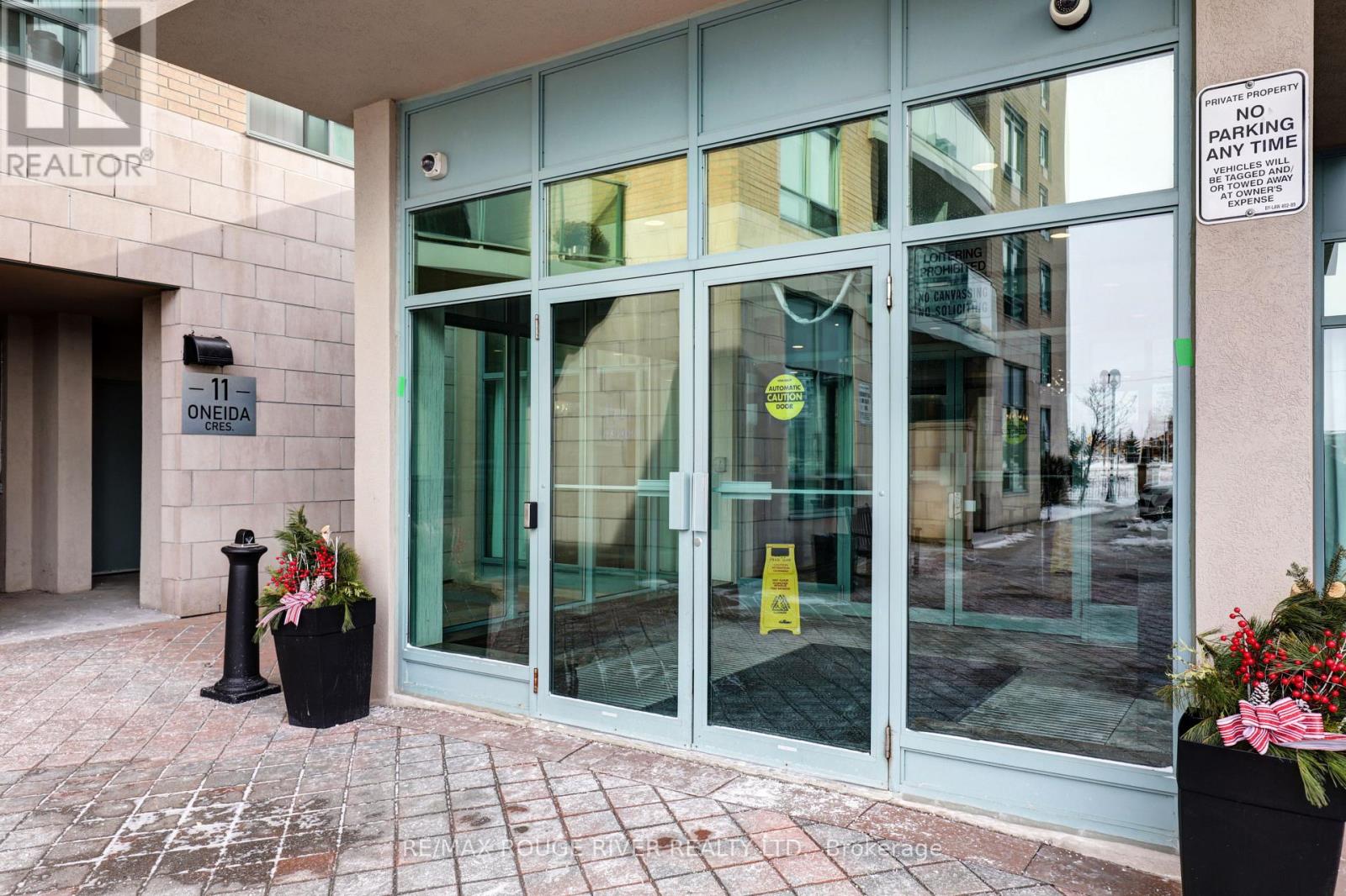 1008 - 11 Oneida Crescent, Richmond Hill, Ontario  L4B 0A1 - Photo 2 - N12770972