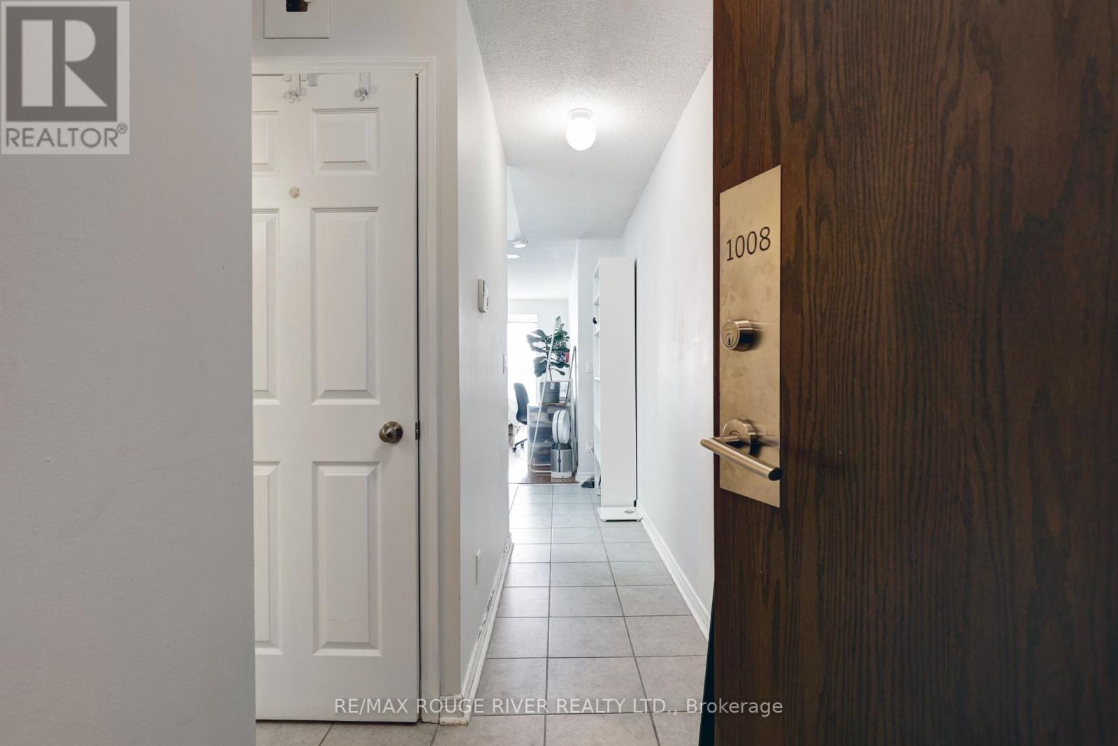 1008 - 11 Oneida Crescent, Richmond Hill, Ontario  L4B 0A1 - Photo 3 - N12770972