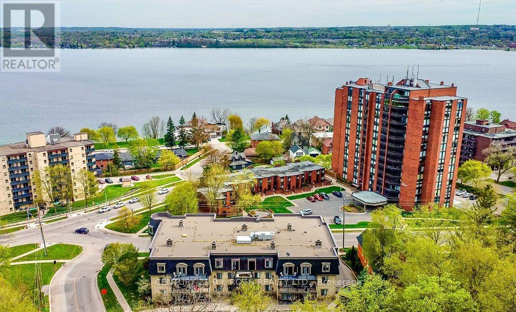 405 - 181 Collier Street, Barrie, Ontario  L4M 5L6 - Photo 2 - S12770808