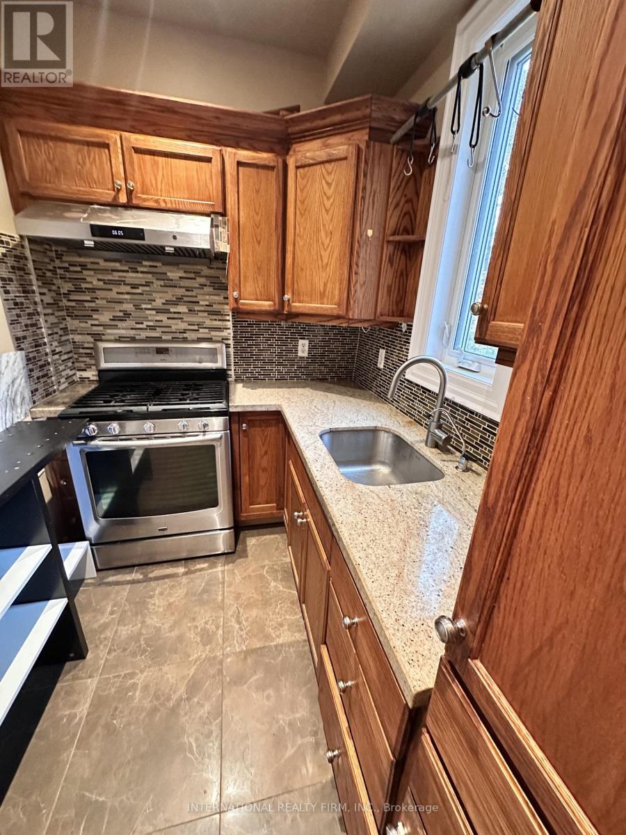 1075 Big Bay Point Road, Barrie, Ontario  L9J 0A2 - Photo 9 - S12770862