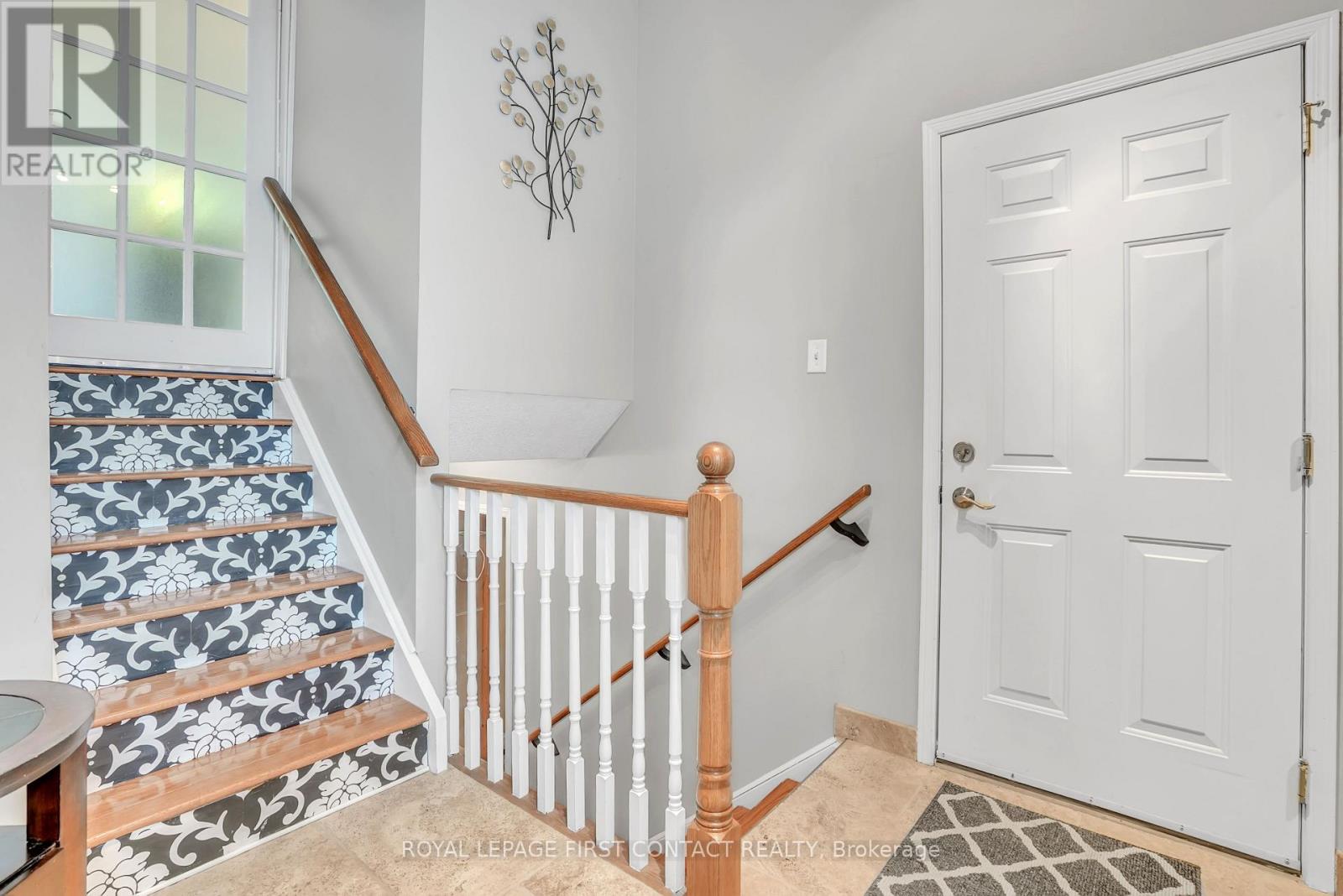 28 Hewitt Place, Barrie (Georgian Drive), Ontario  L4M 7B3 - Photo 3 - S12770876