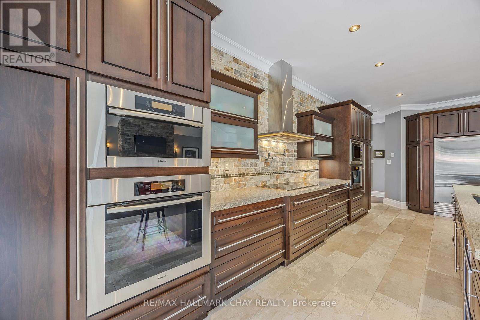 36 Lilac Lane, Springwater (Midhurst), Ontario  L9X 0N4 - Photo 10 - S12770912