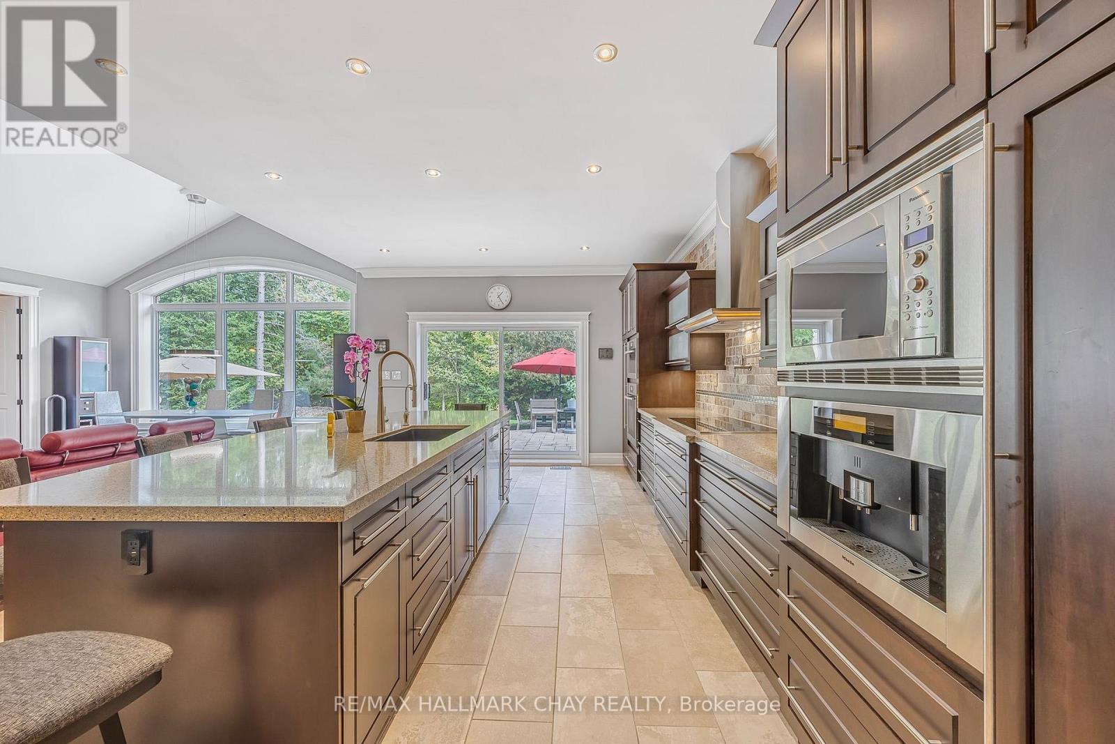 36 Lilac Lane, Springwater (Midhurst), Ontario  L9X 0N4 - Photo 12 - S12770912