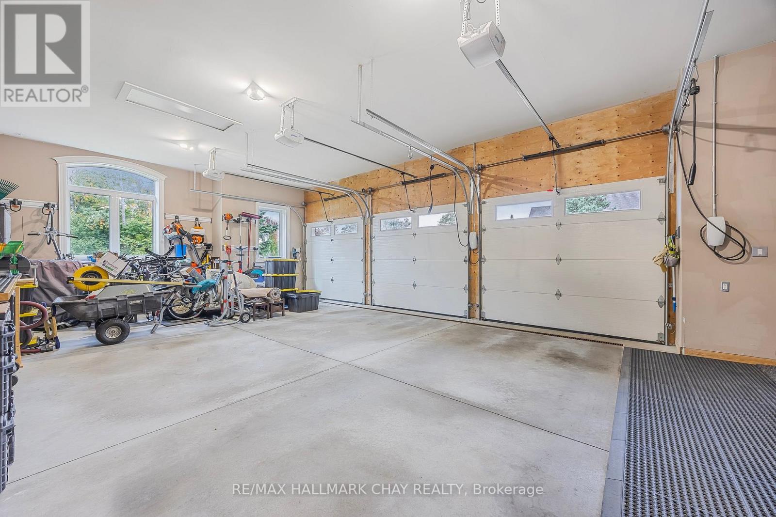 36 Lilac Lane, Springwater (Midhurst), Ontario  L9X 0N4 - Photo 36 - S12770912