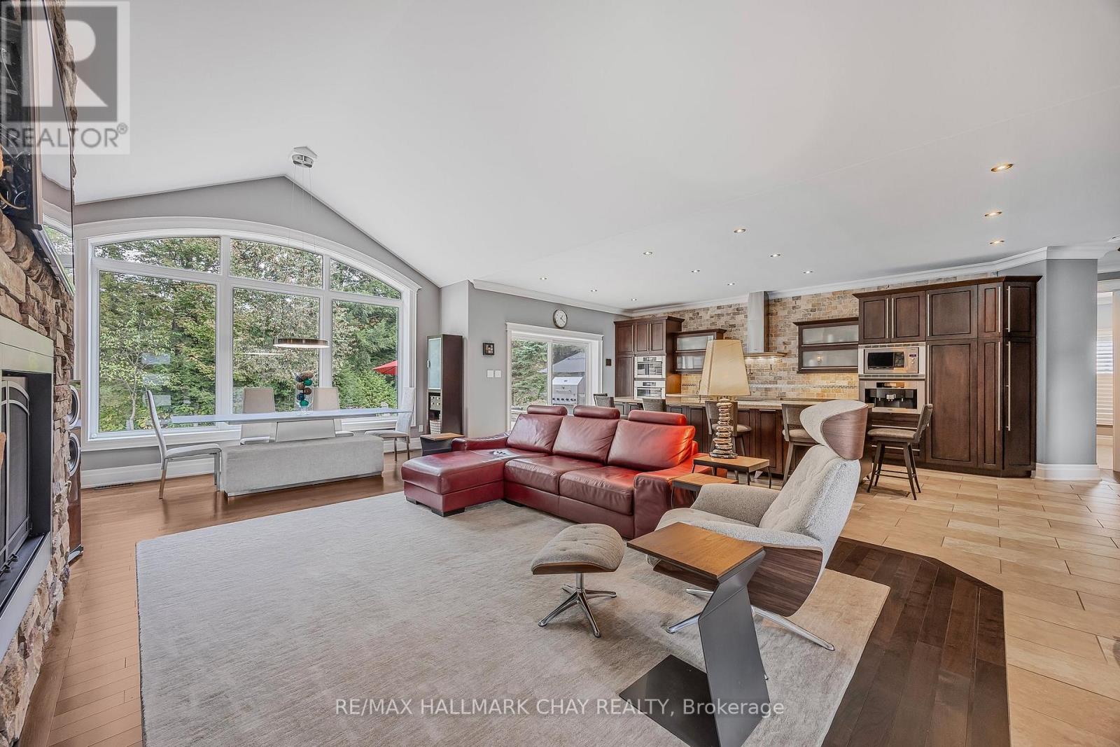 36 Lilac Lane, Springwater (Midhurst), Ontario  L9X 0N4 - Photo 7 - S12770912