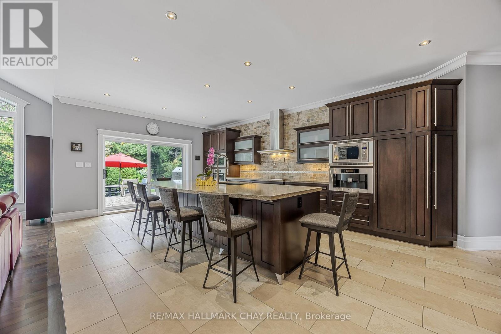 36 Lilac Lane, Springwater (Midhurst), Ontario  L9X 0N4 - Photo 8 - S12770912