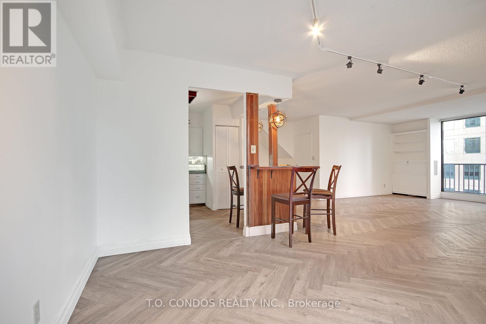 839 - 33 Harbour Square, Toronto, Ontario  M5J 2G2 - Photo 11 - C12770142