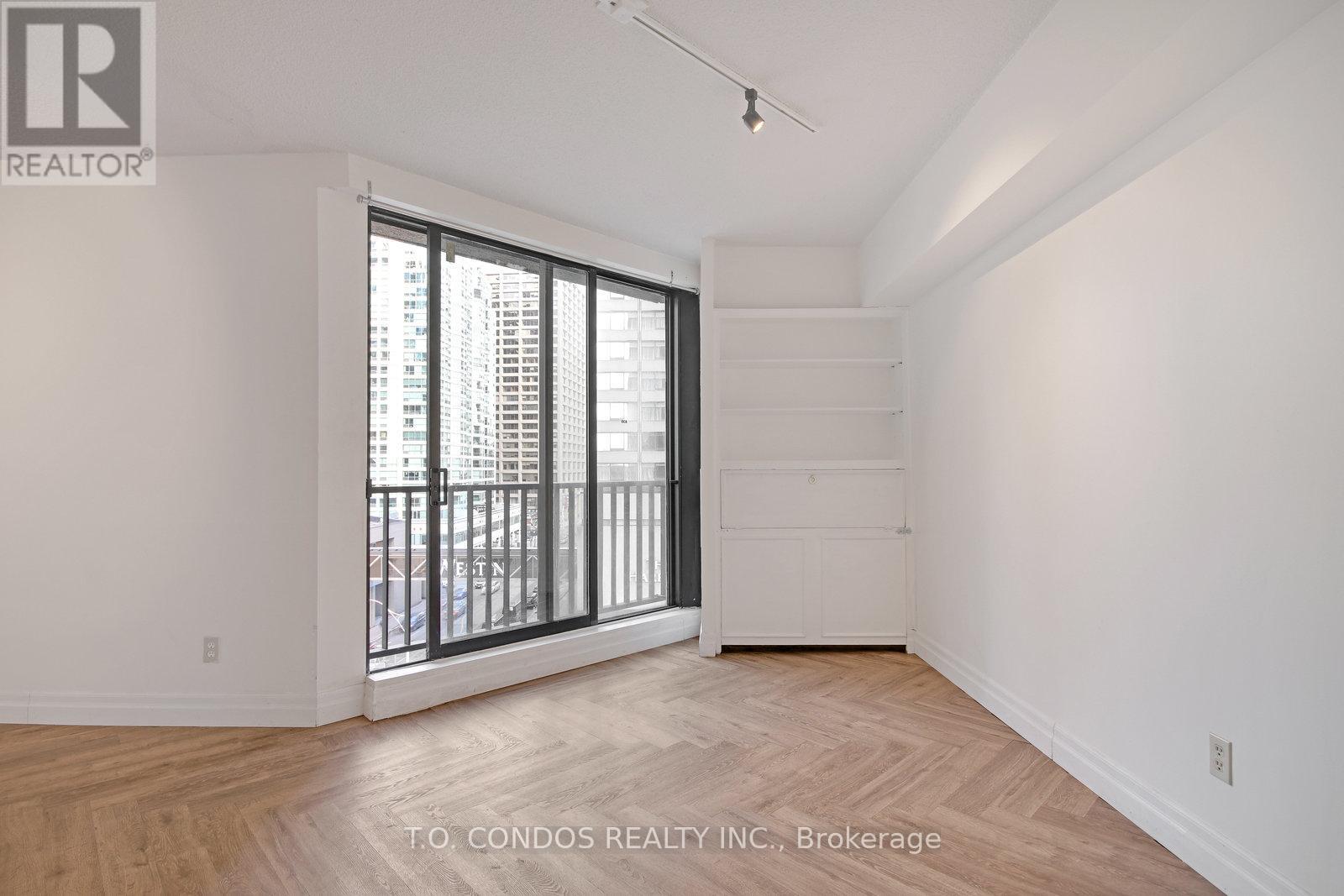 839 - 33 Harbour Square, Toronto, Ontario  M5J 2G2 - Photo 10 - C12770142