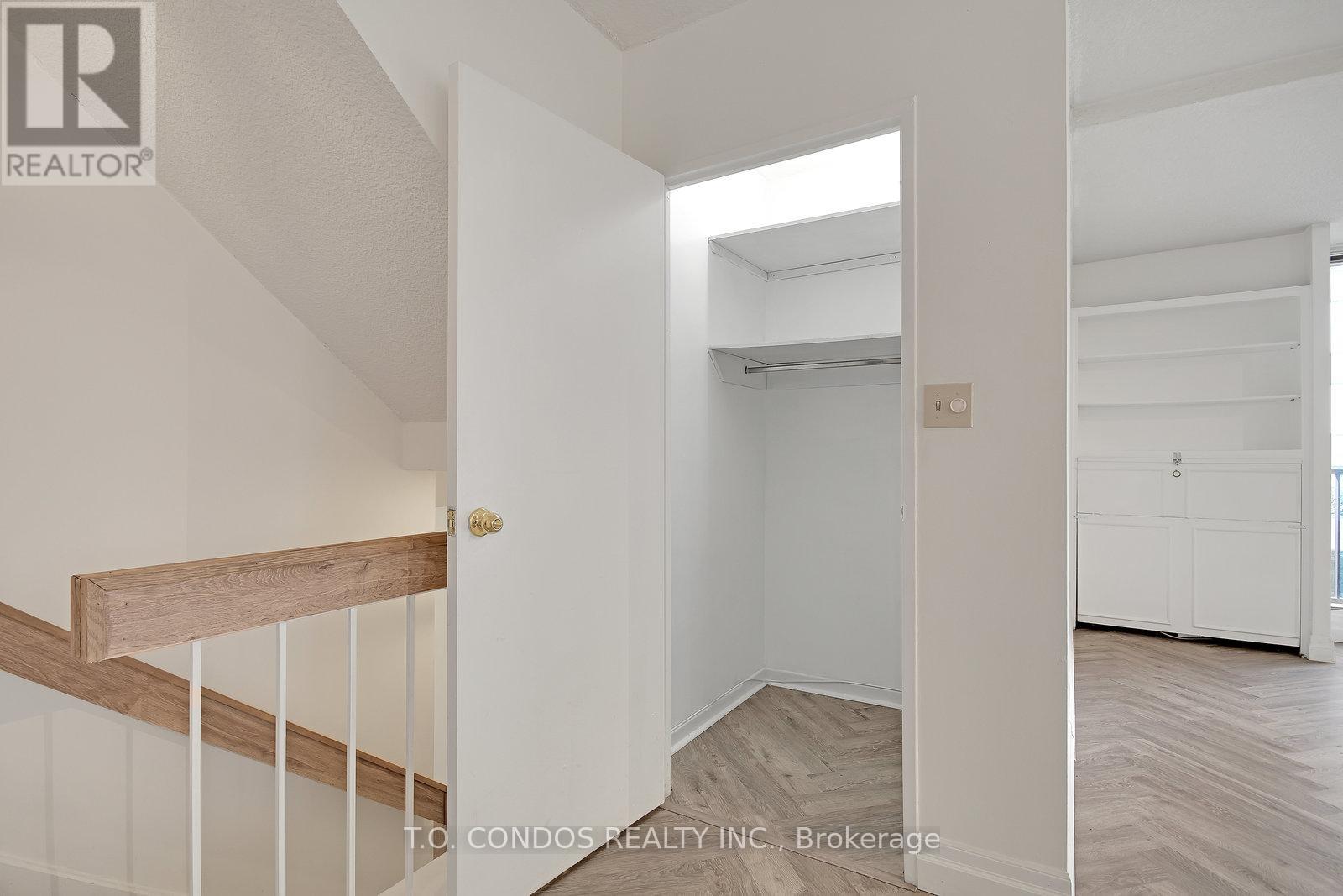 839 - 33 Harbour Square, Toronto, Ontario  M5J 2G2 - Photo 18 - C12770142