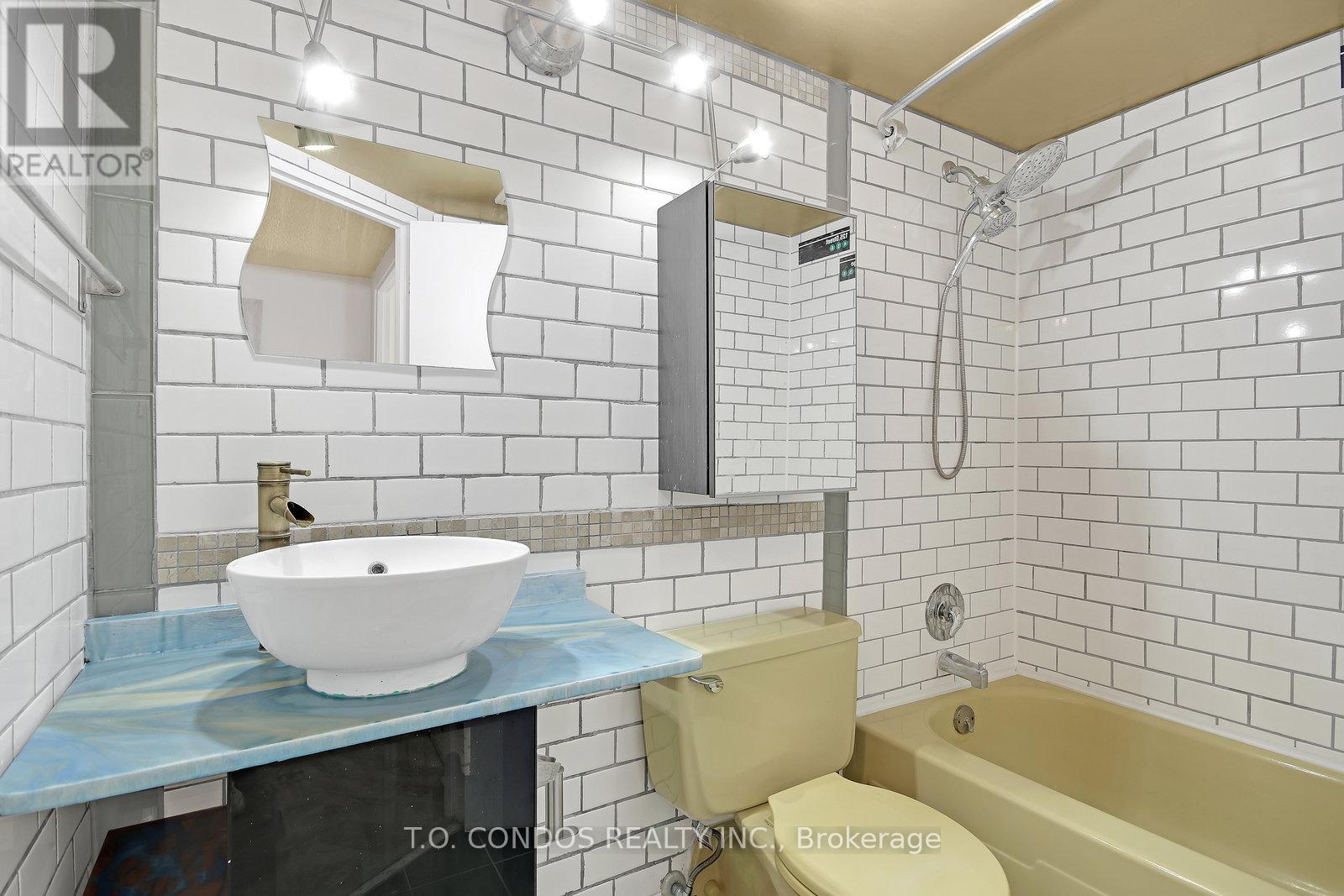 839 - 33 Harbour Square, Toronto, Ontario  M5J 2G2 - Photo 21 - C12770142