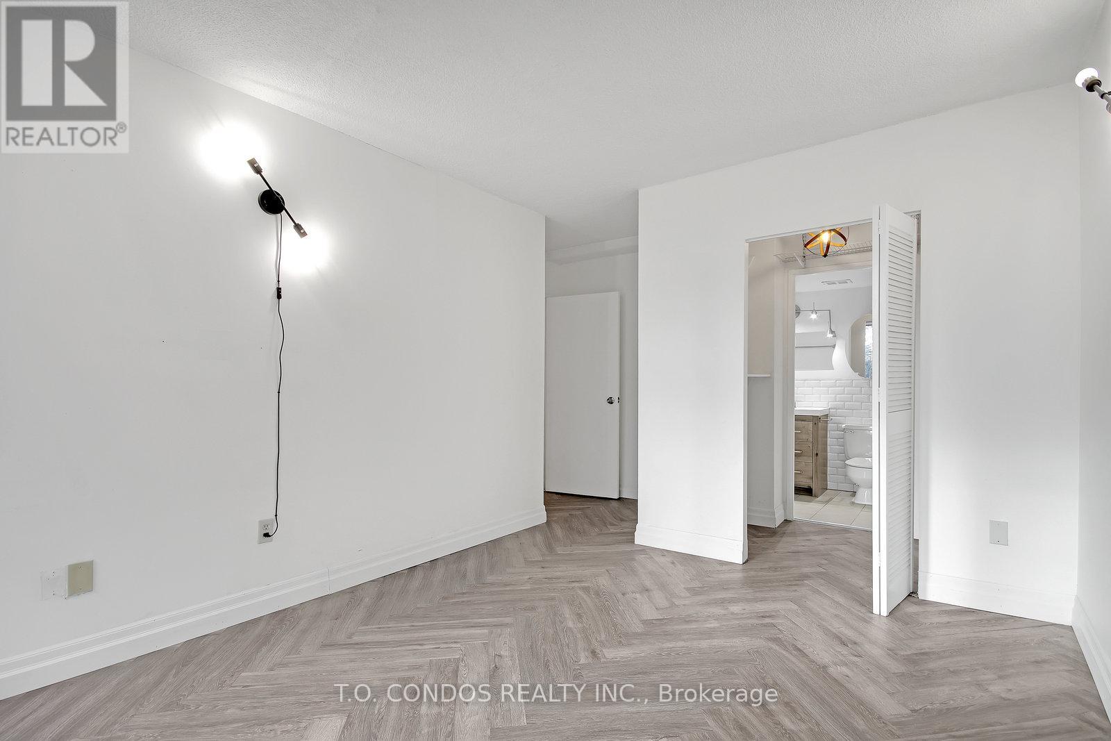 839 - 33 Harbour Square, Toronto, Ontario  M5J 2G2 - Photo 31 - C12770142