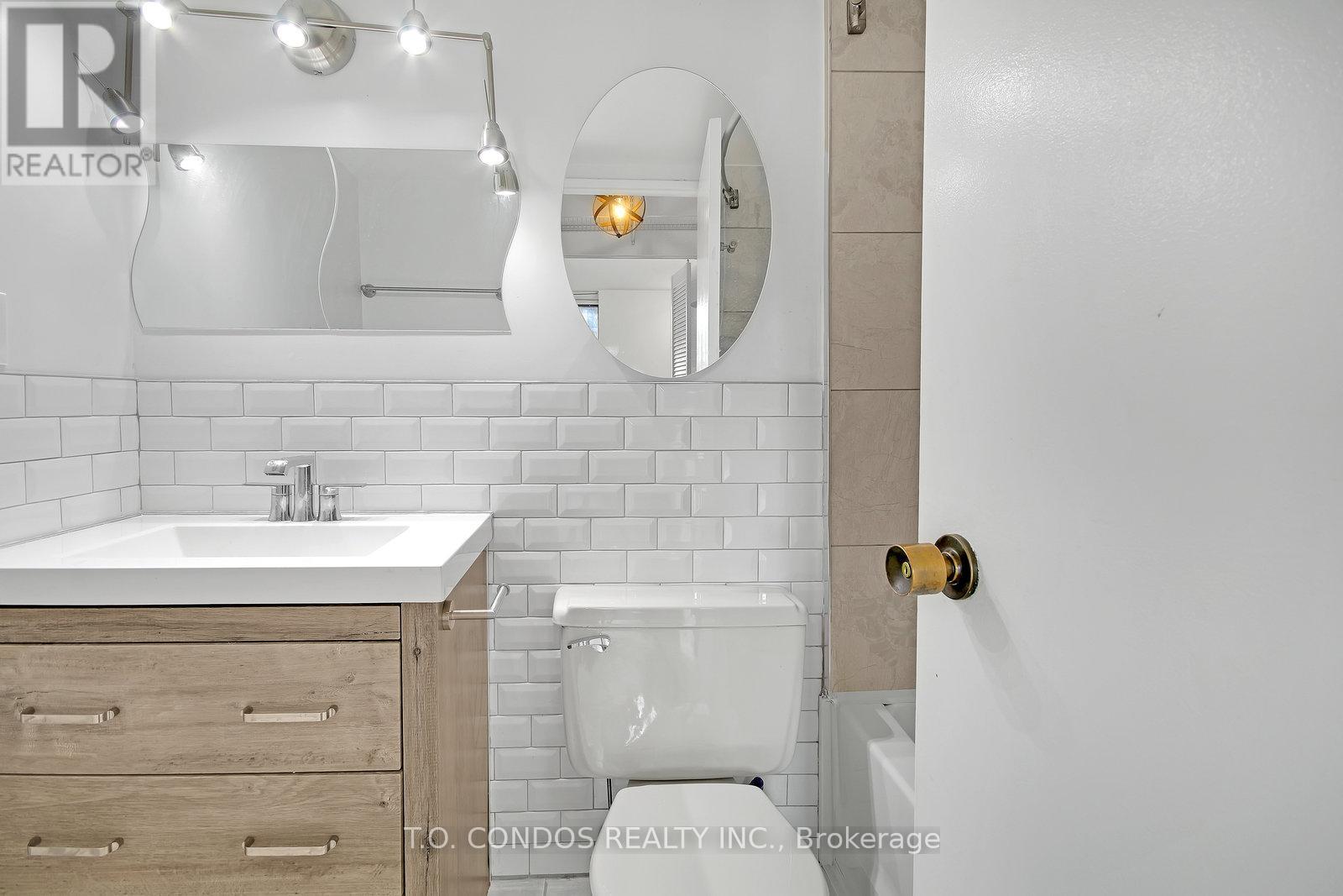 839 - 33 Harbour Square, Toronto, Ontario  M5J 2G2 - Photo 34 - C12770142