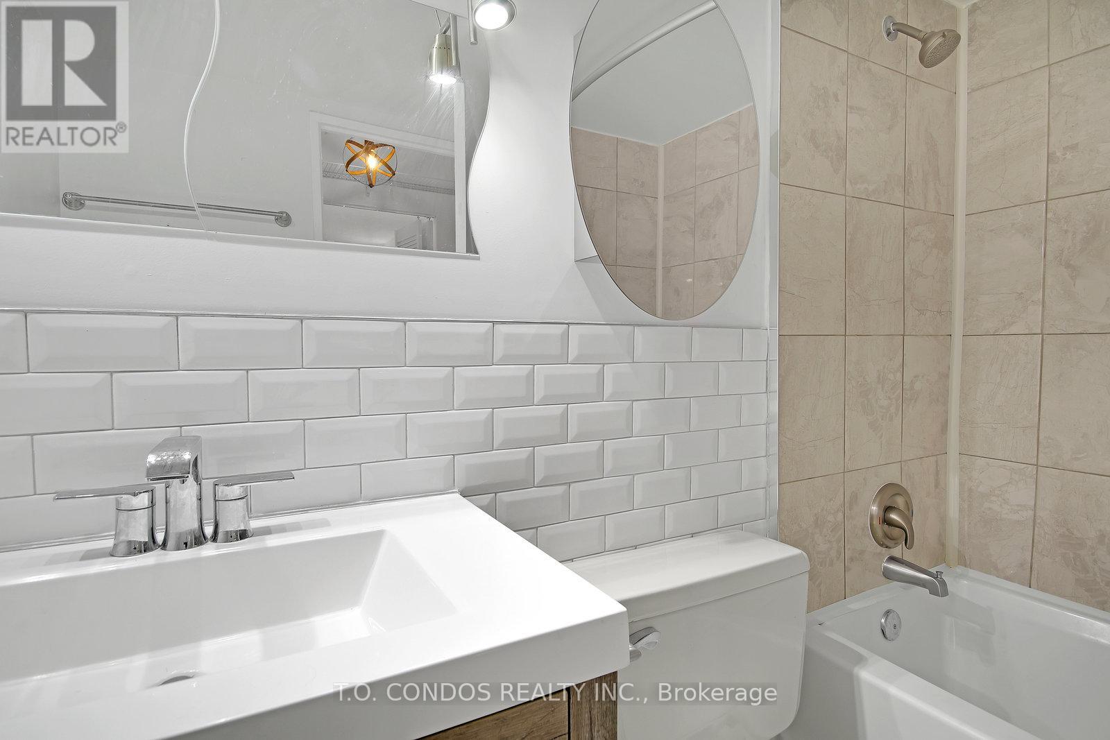 839 - 33 Harbour Square, Toronto, Ontario  M5J 2G2 - Photo 35 - C12770142