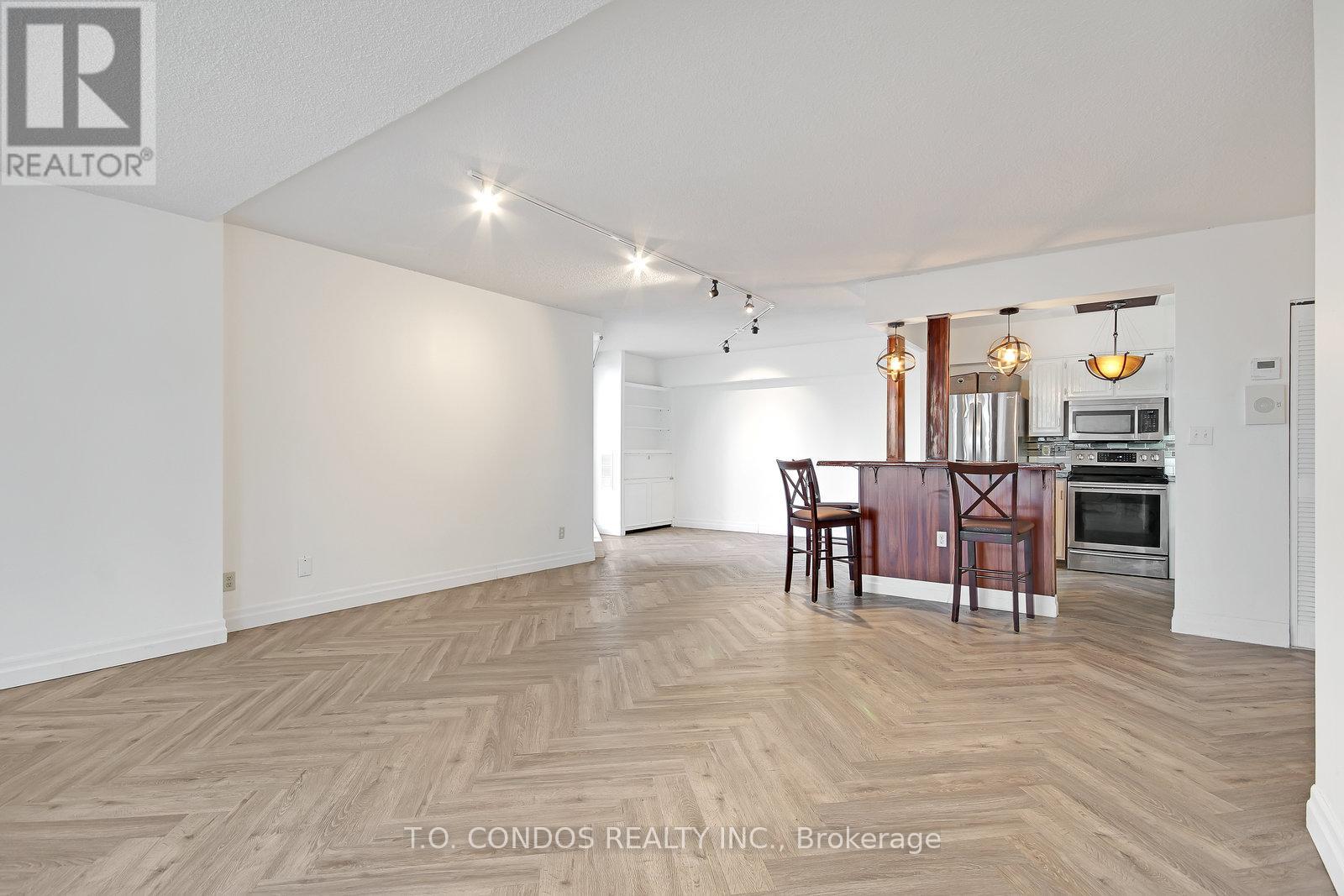 839 - 33 Harbour Square, Toronto, Ontario  M5J 2G2 - Photo 9 - C12770142