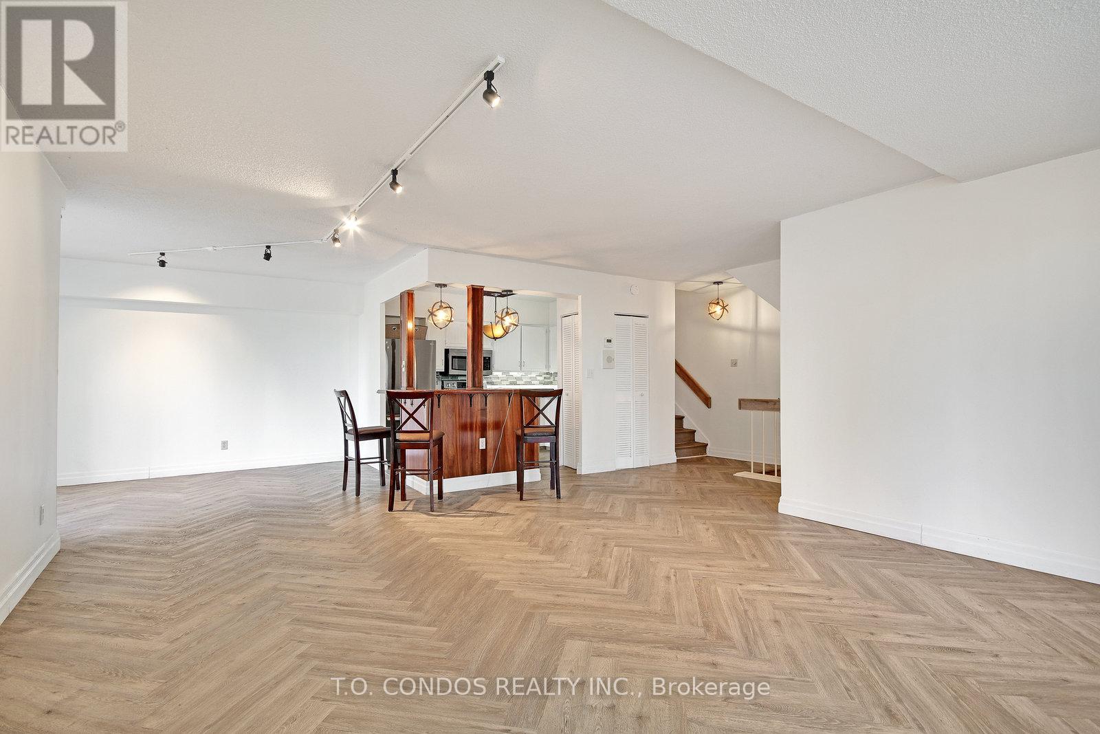 839 - 33 Harbour Square, Toronto, Ontario  M5J 2G2 - Photo 7 - C12770142