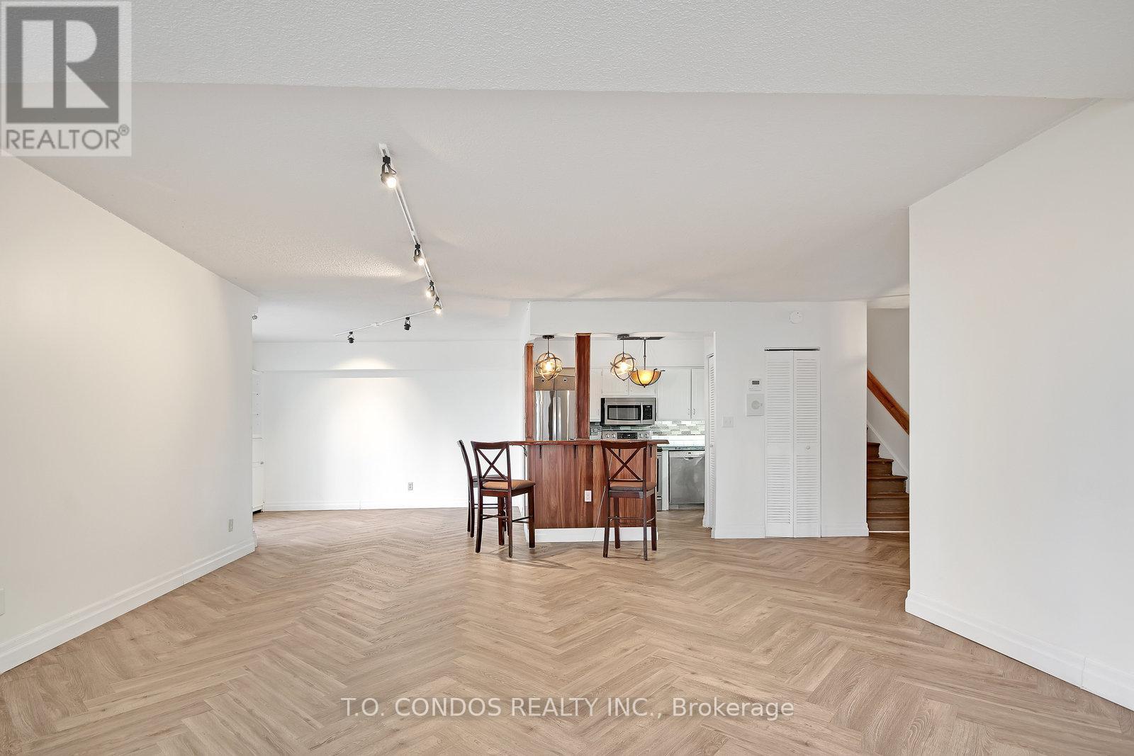 839 - 33 Harbour Square, Toronto, Ontario  M5J 2G2 - Photo 8 - C12770142