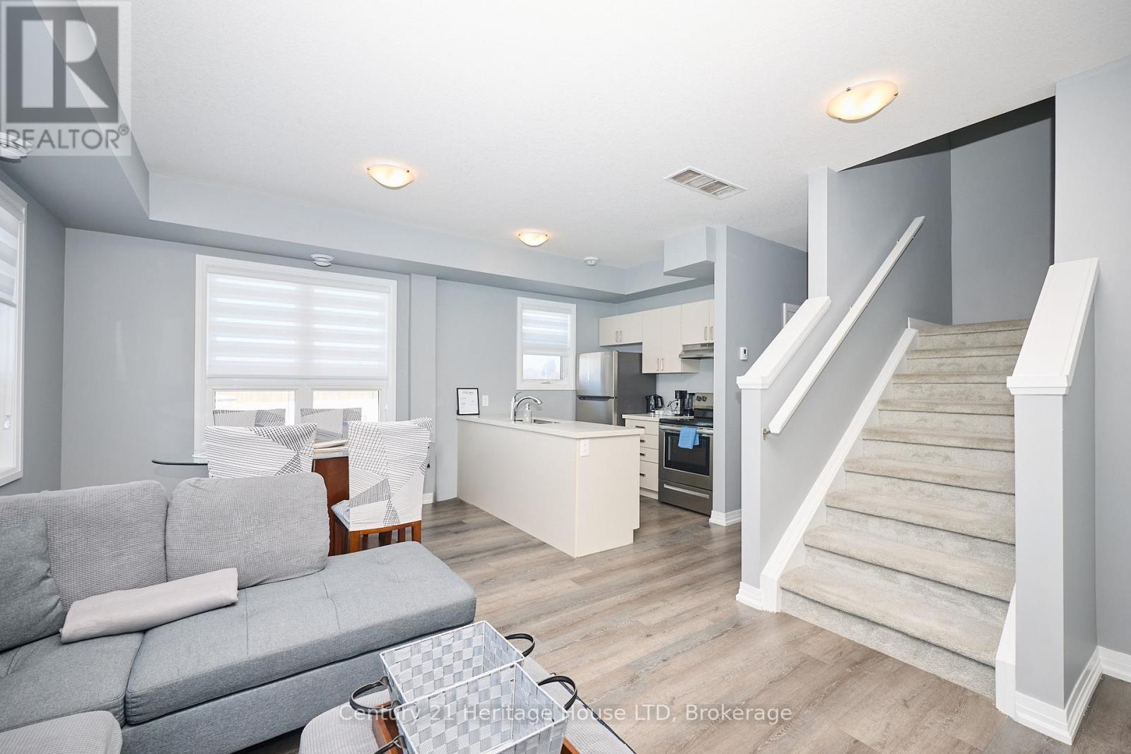 55 - 6705 Cropp Street, Niagara Falls, Ontario  L2E 0C1 - Photo 2 - X12765088