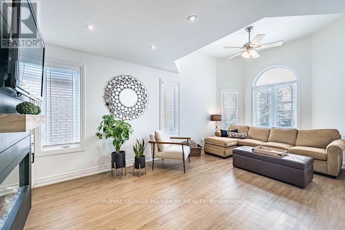 57 Royalton Drive, Caledon, Ontario  L7E 2G1 - Photo 2 - W12770738