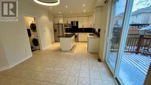 2089 Blackforest Crescent, Oakville, Ontario  L6M 4T5 - Photo 11 - W12770786