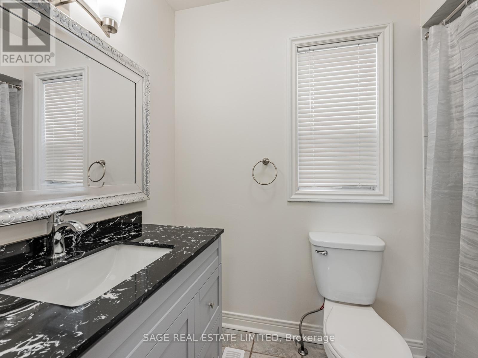 521 Glen Park Avenue, Toronto, Ontario  M6B 2G2 - Photo 13 - W12770788