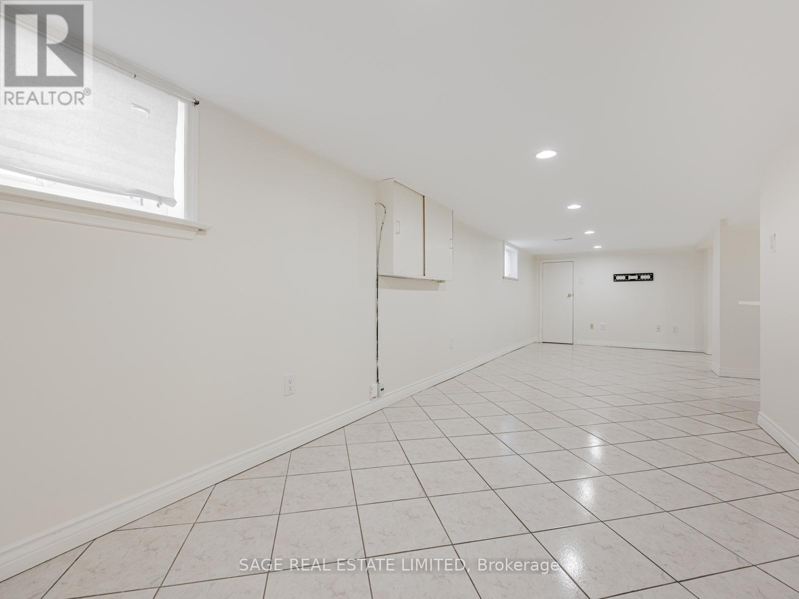 521 Glen Park Avenue, Toronto, Ontario  M6B 2G2 - Photo 19 - W12770788