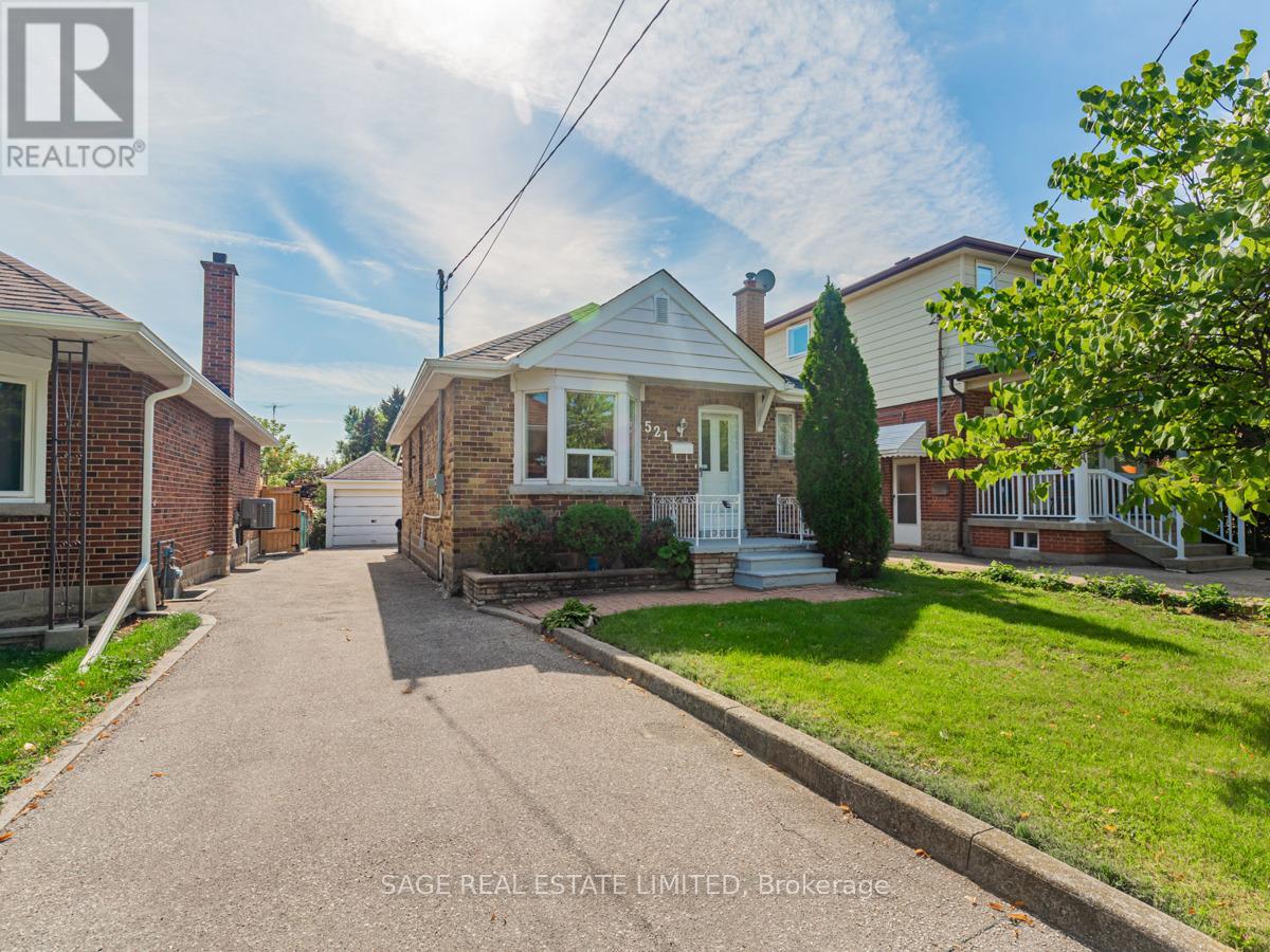 521 Glen Park Avenue, Toronto, Ontario  M6B 2G2 - Photo 2 - W12770788