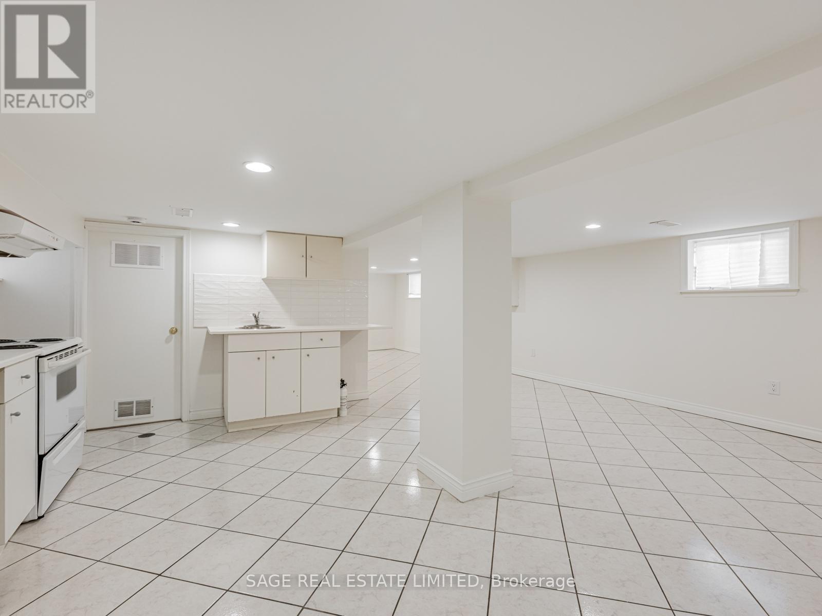 521 Glen Park Avenue, Toronto, Ontario  M6B 2G2 - Photo 29 - W12770788