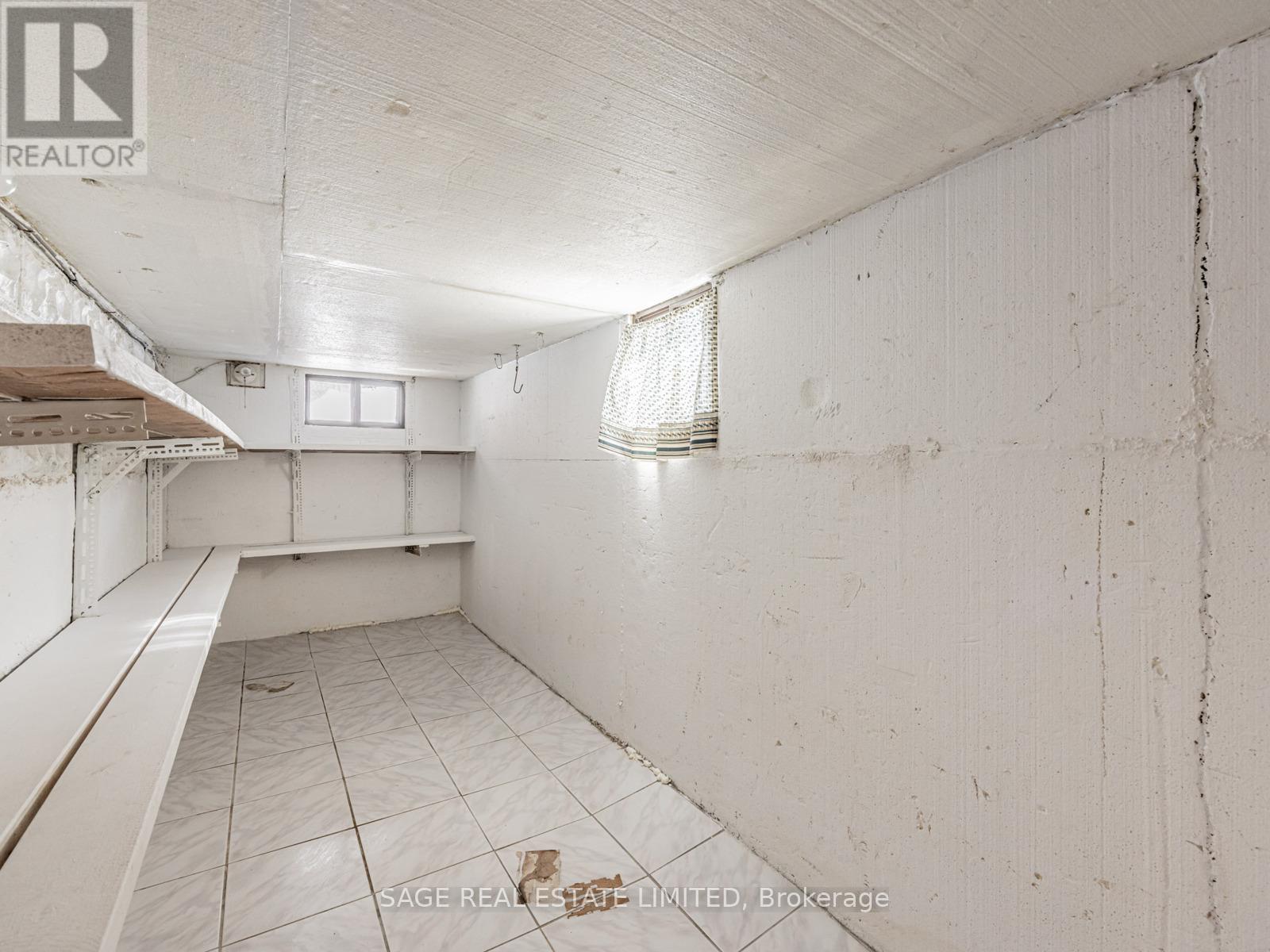 521 Glen Park Avenue, Toronto, Ontario  M6B 2G2 - Photo 30 - W12770788