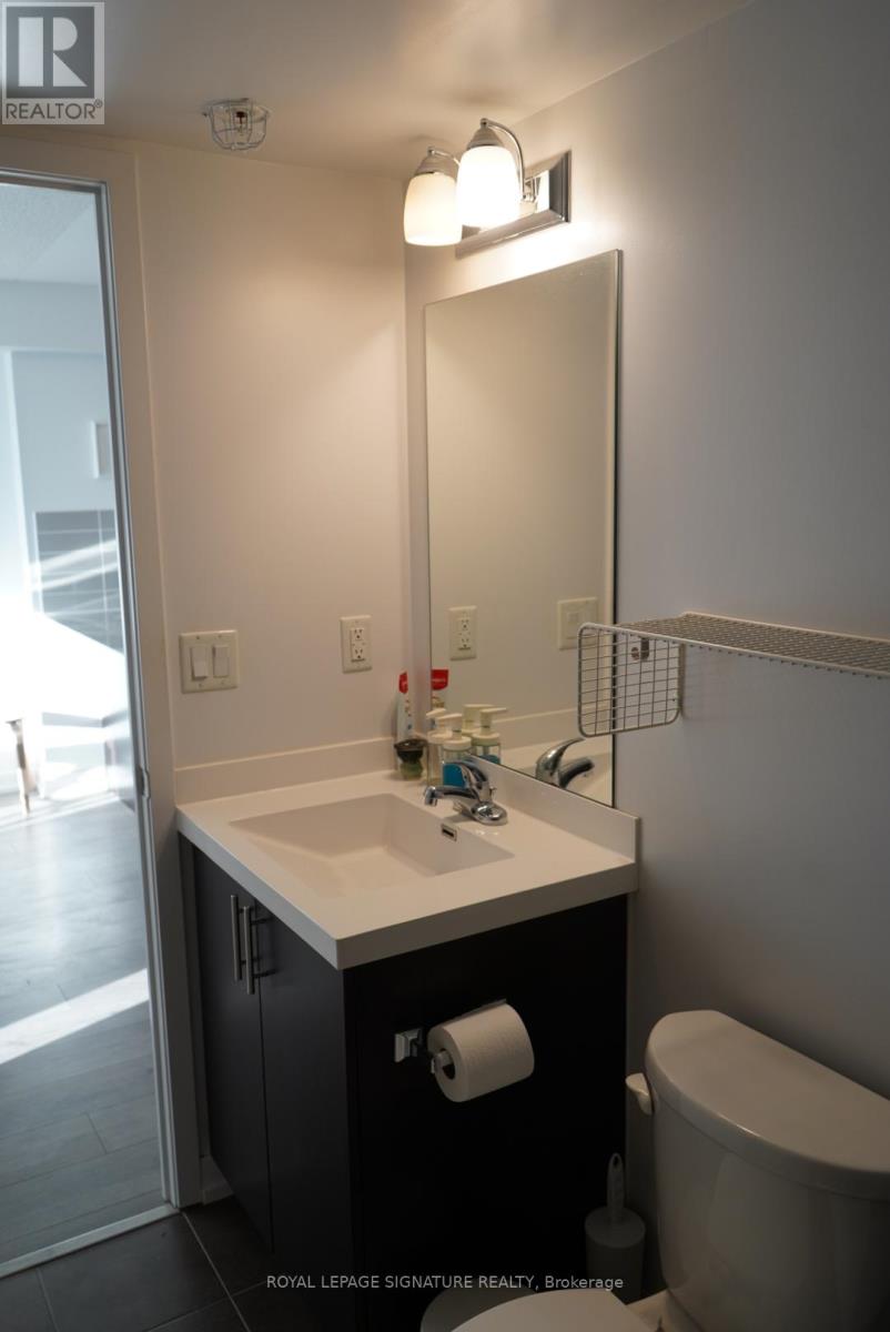 2208 - 1410 Dupont Street, Toronto, Ontario  M6H 2B1 - Photo 12 - W12770790