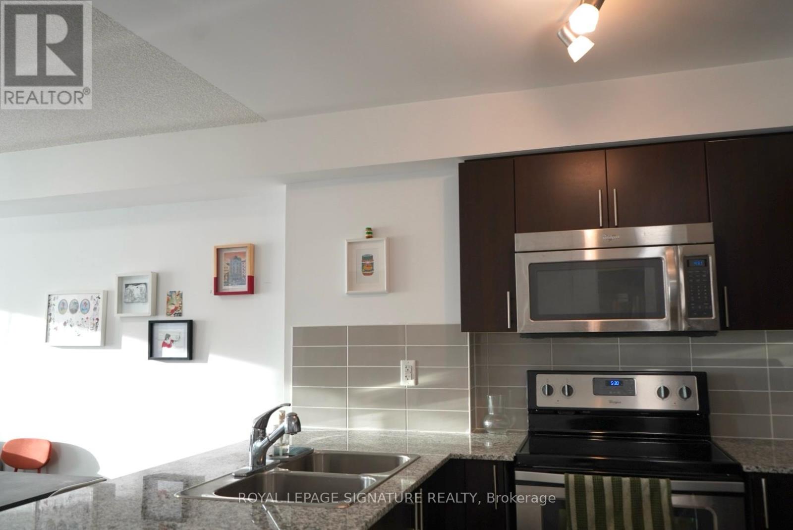 2208 - 1410 Dupont Street, Toronto, Ontario  M6H 2B1 - Photo 3 - W12770790