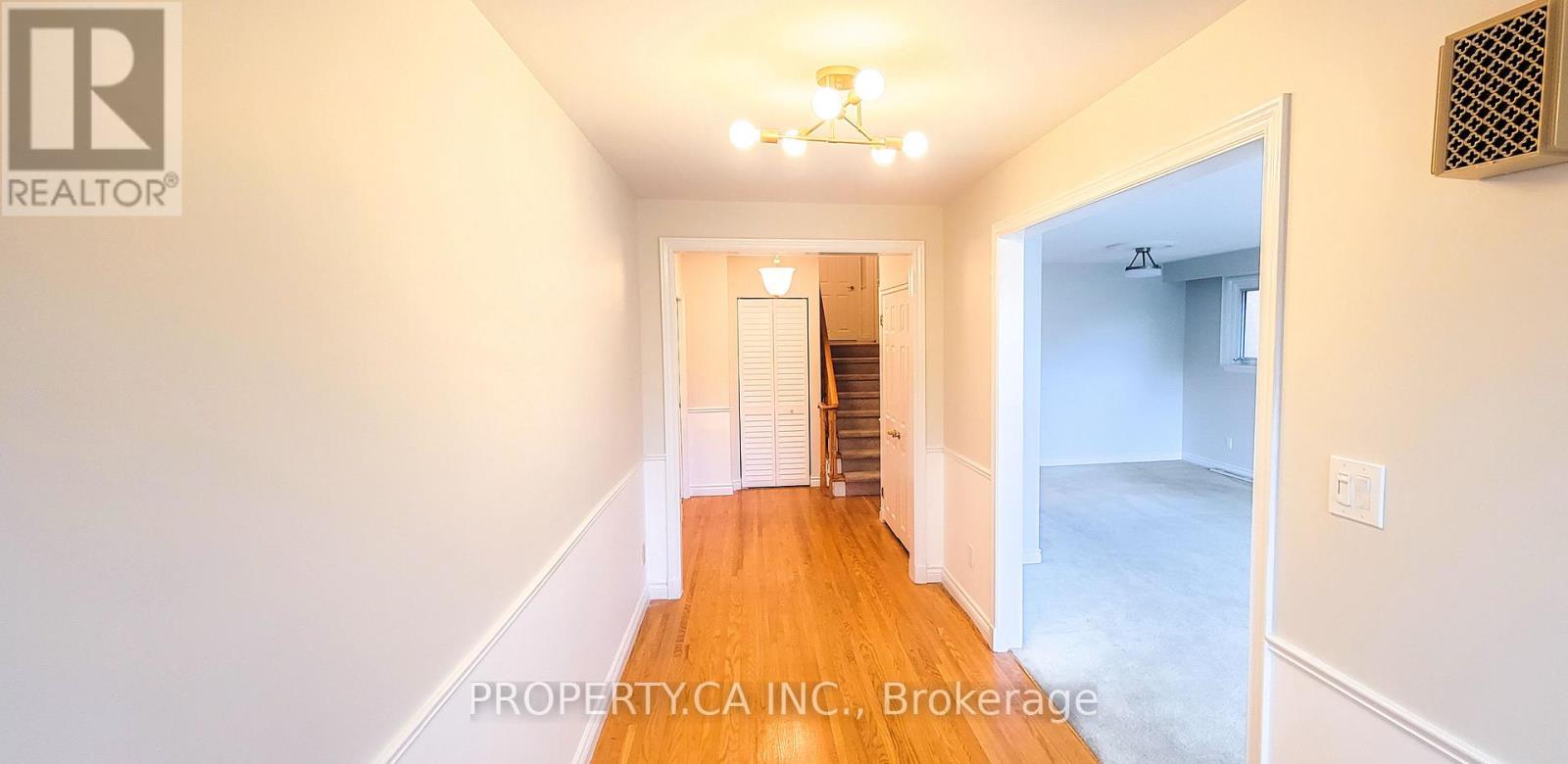 3601 Golden Orchard Drive, Mississauga, Ontario  L4Y 3H9 - Photo 4 - W12770798